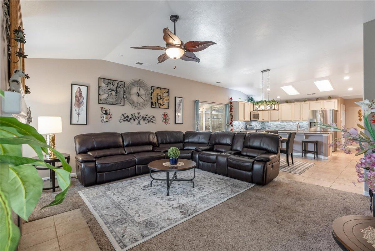 3624 N Jackie St, Visalia, CA 93291