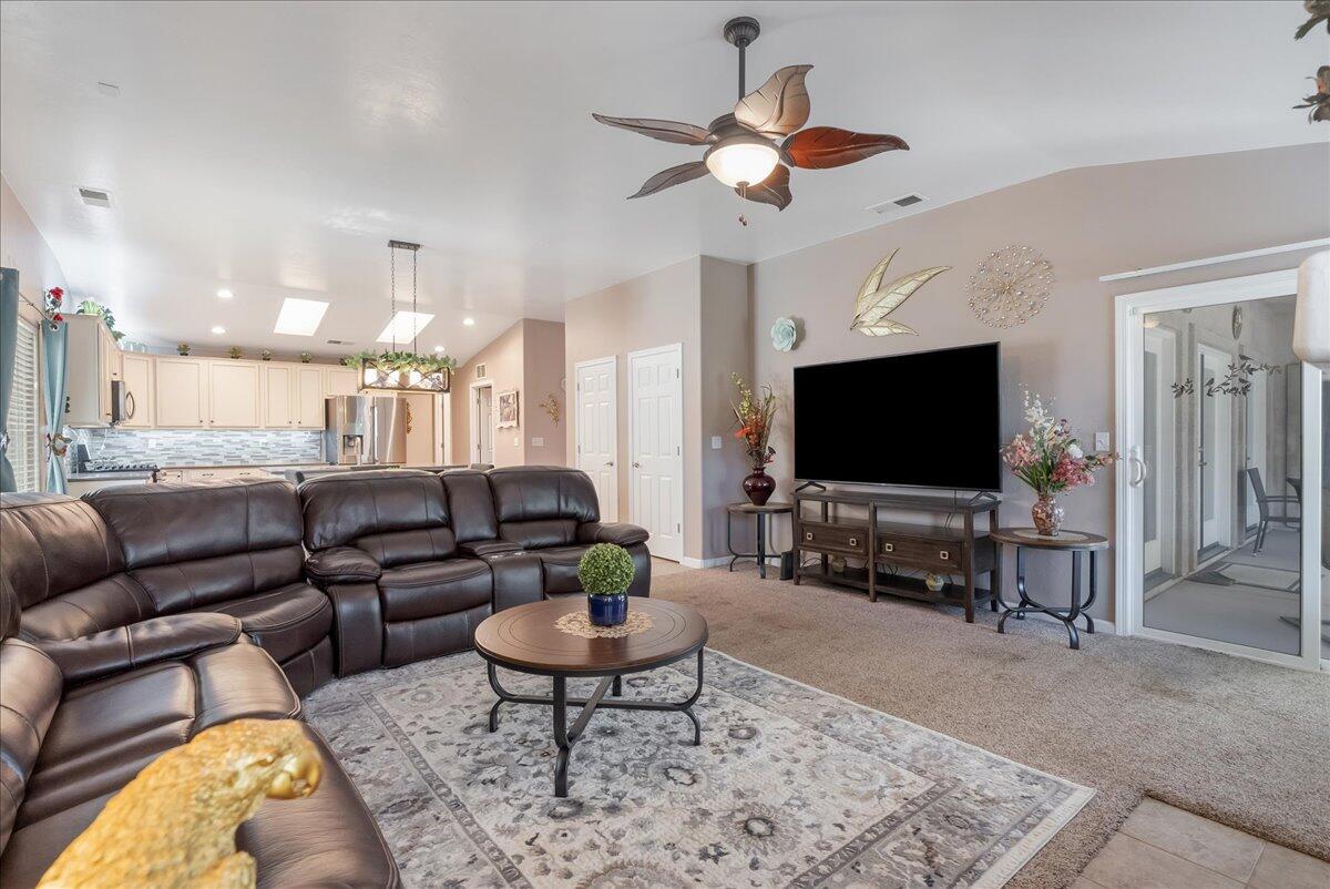 3624 N Jackie St, Visalia, CA 93291