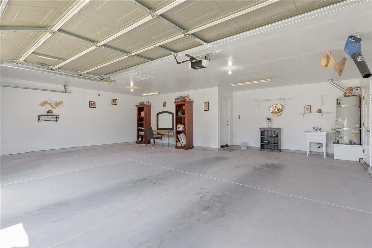 3624 N Jackie St, Visalia, CA 93291