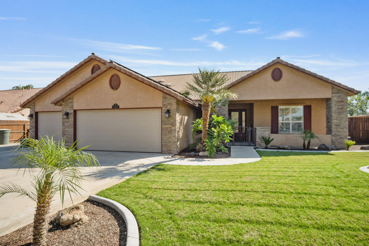 2200 N University St, Visalia, CA 93291