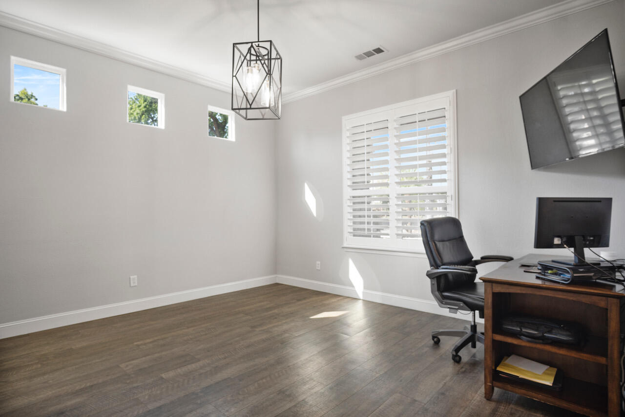 2200 N University St, Visalia, CA 93291