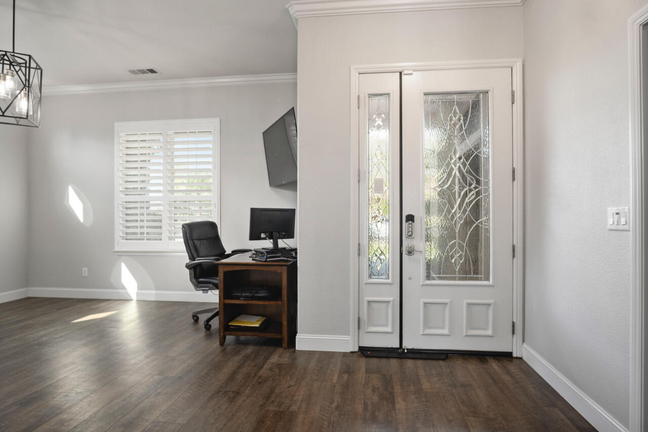 2200 N University St, Visalia, CA 93291