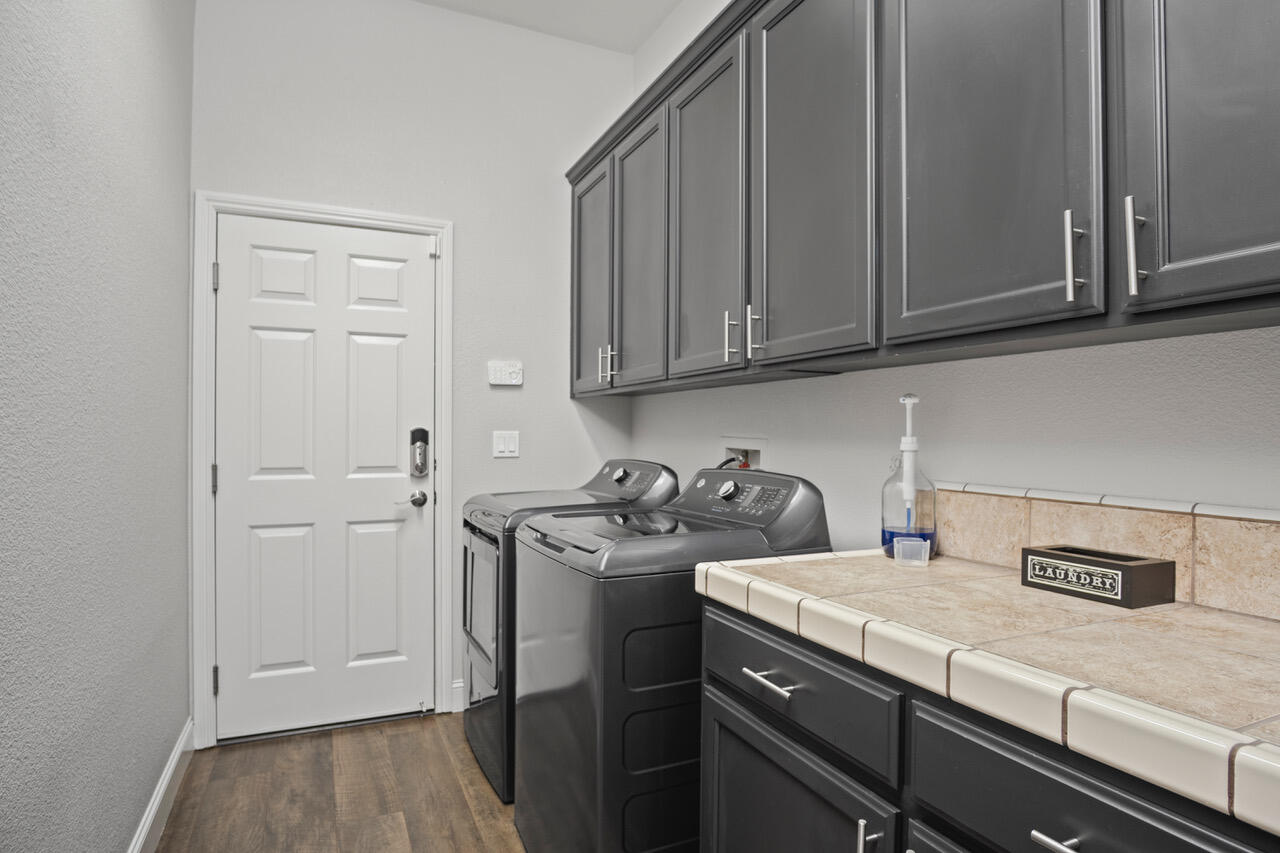 2200 N University St, Visalia, CA 93291