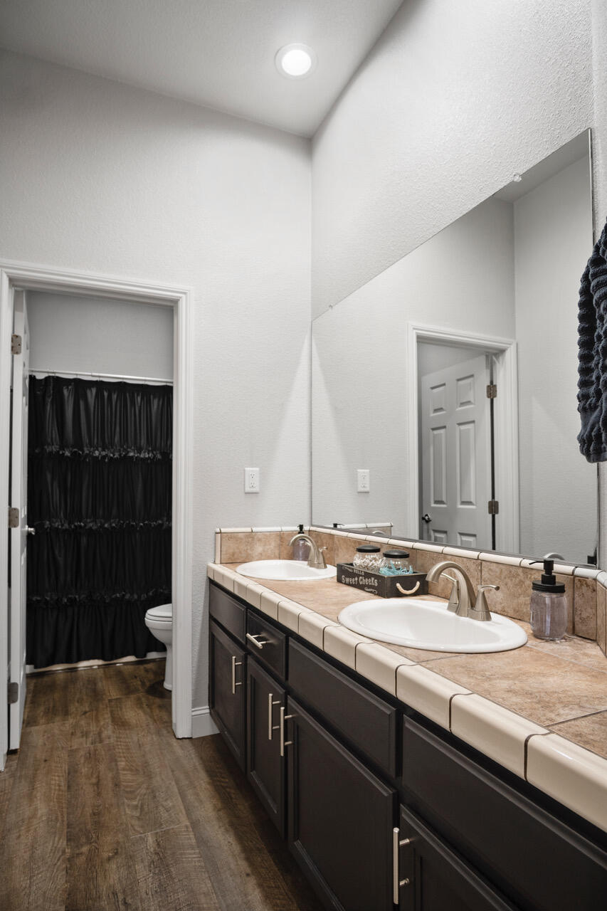 2200 N University St, Visalia, CA 93291