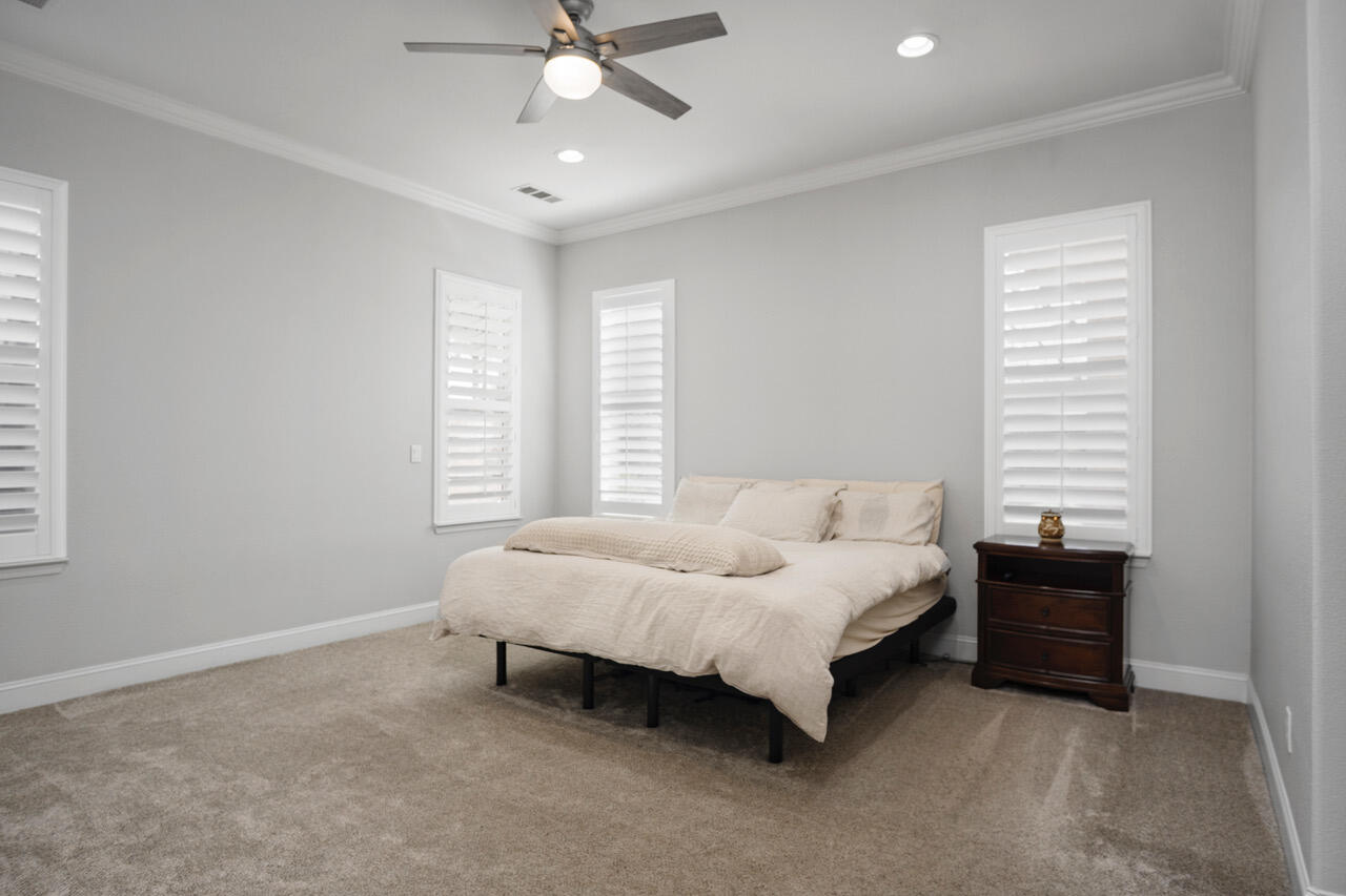 2200 N University St, Visalia, CA 93291