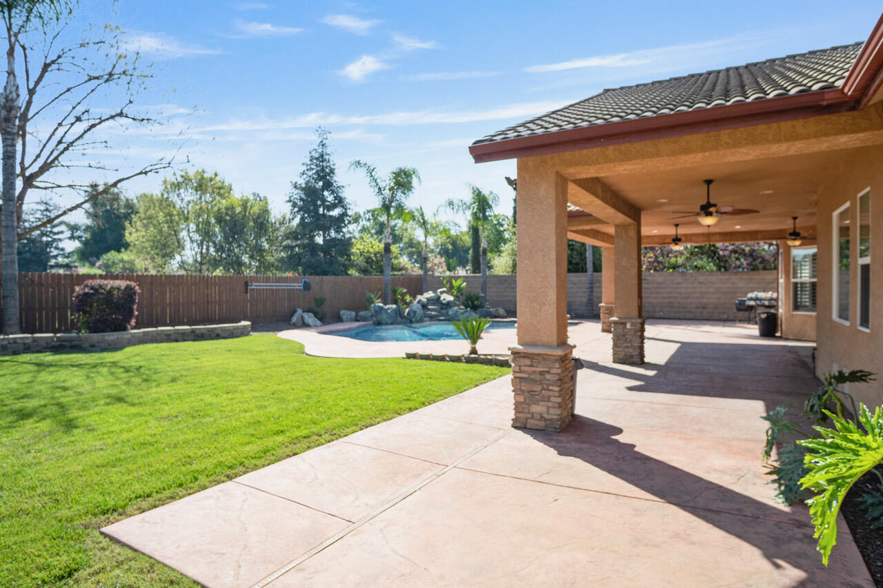 2200 N University St, Visalia, CA 93291