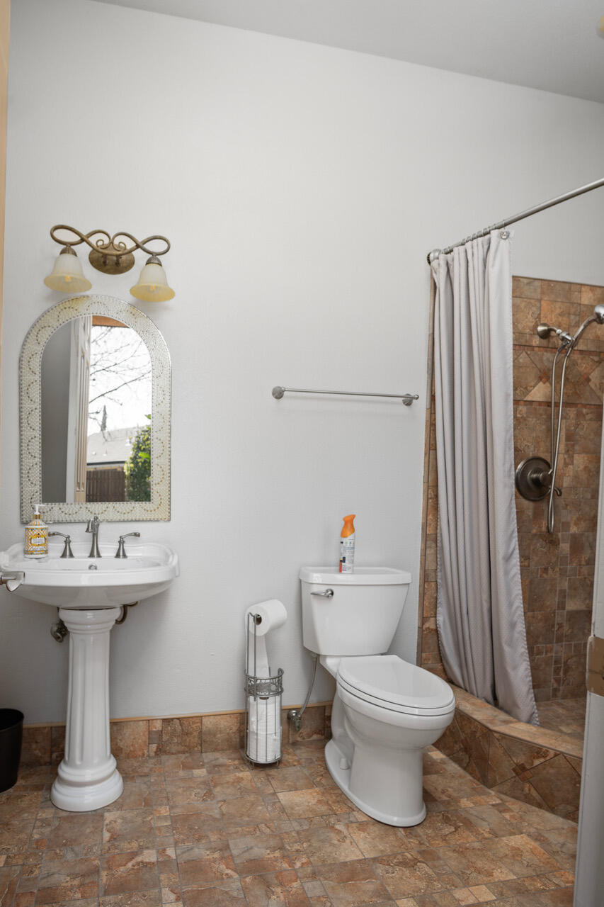 2200 N University St, Visalia, CA 93291