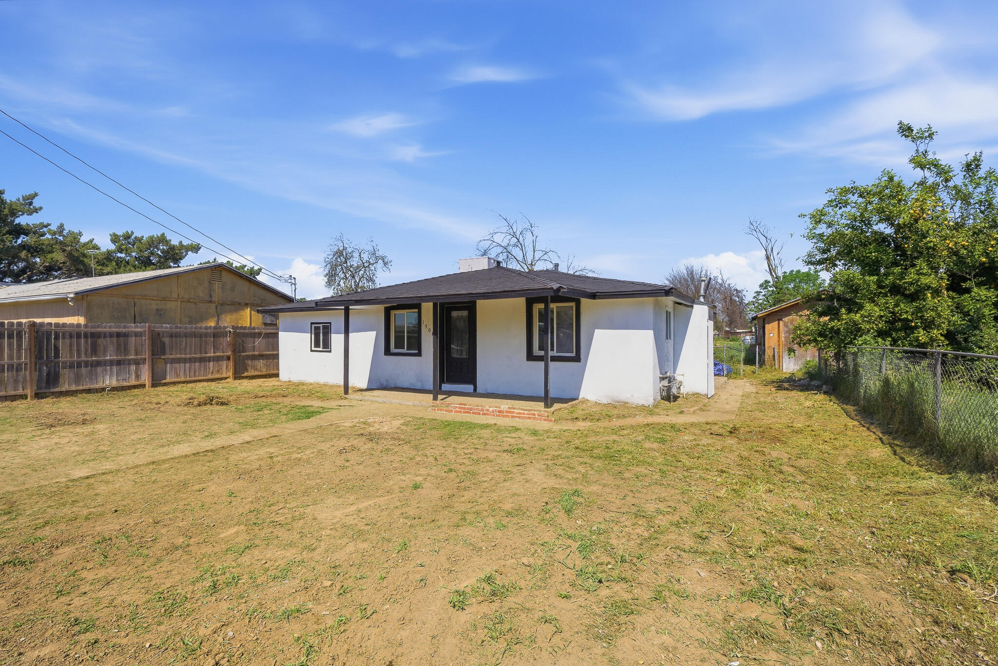 15080 Water Ave, Visalia, CA 93292