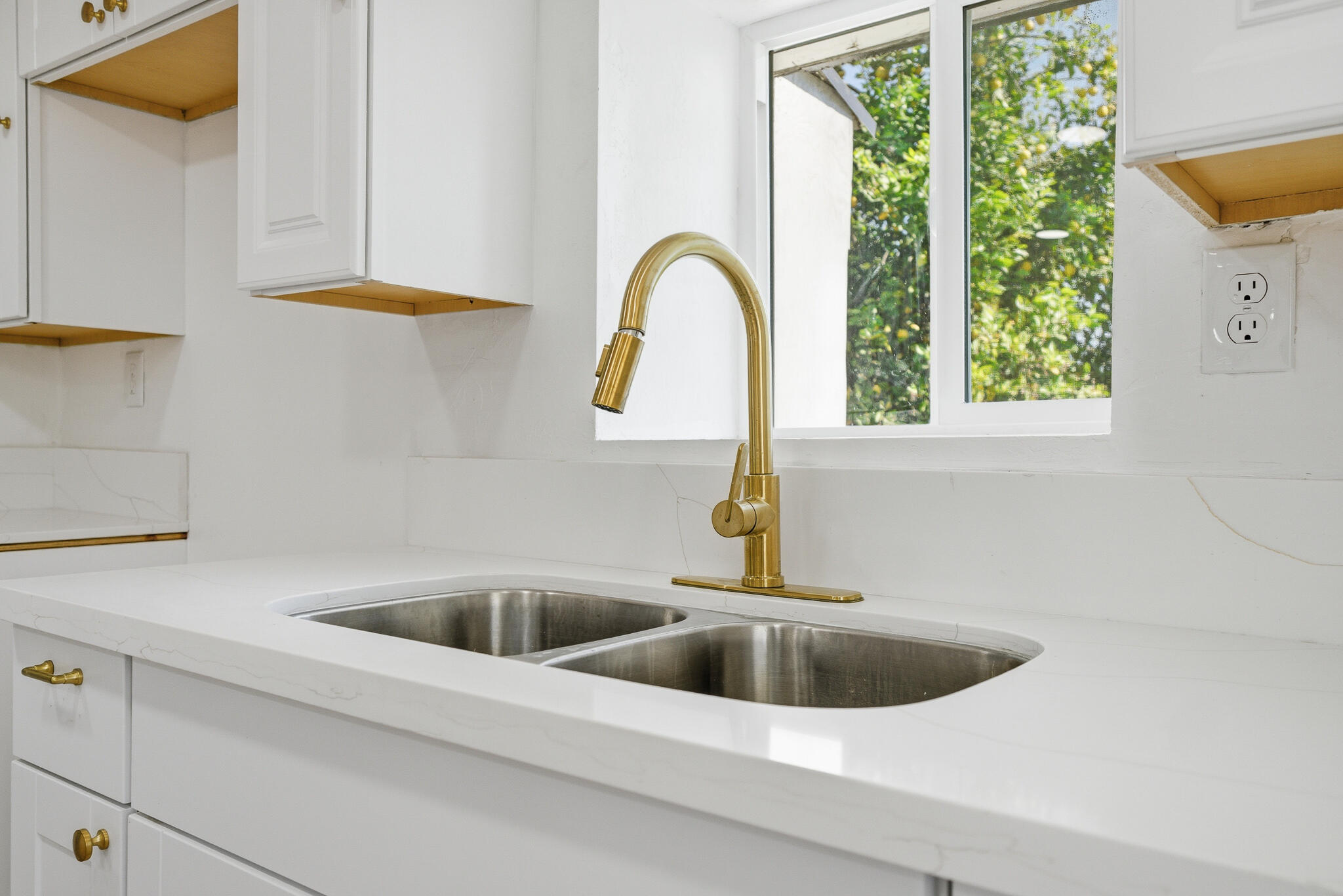 15080 Water Ave, Visalia, CA 93292