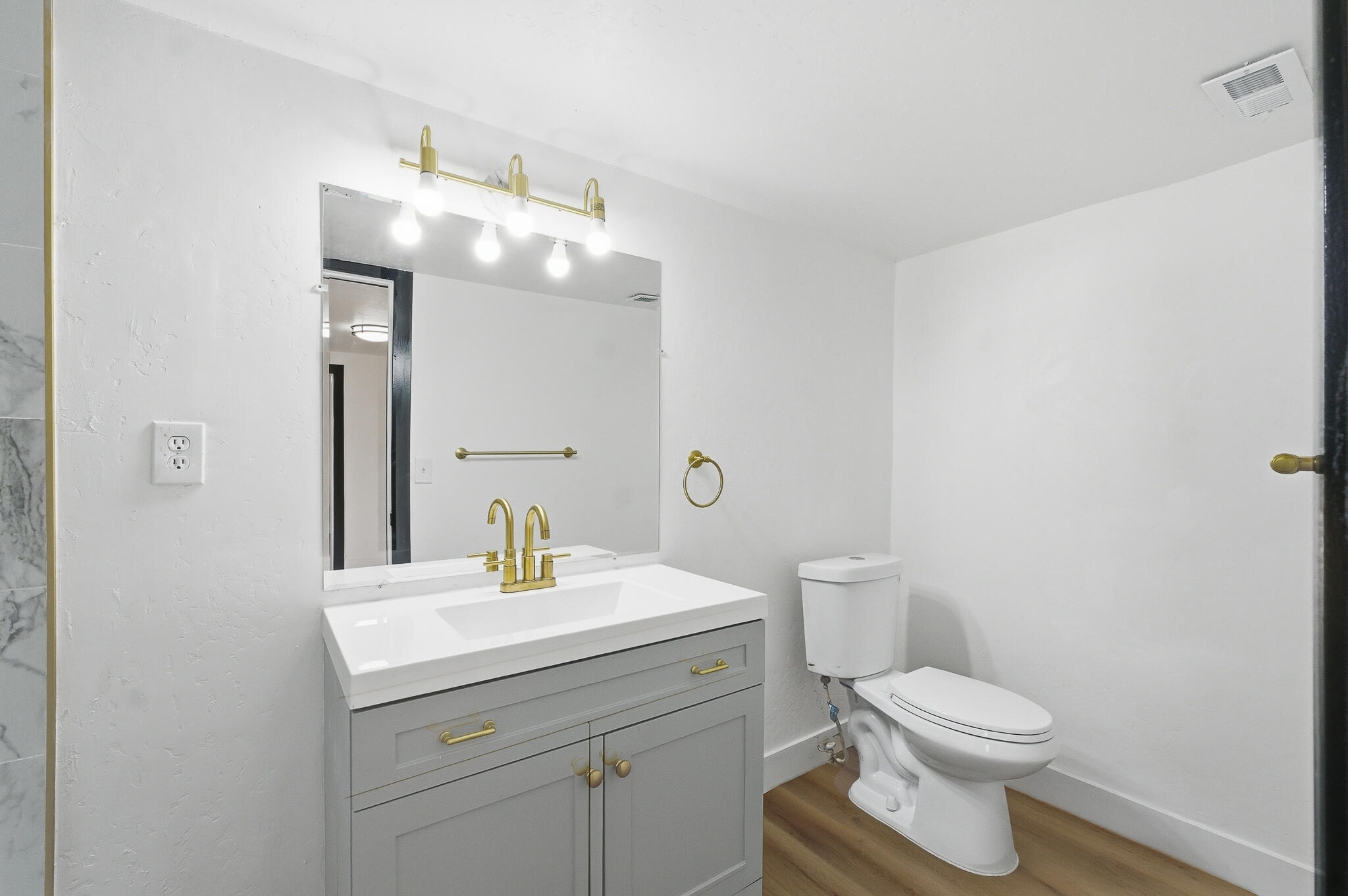 15080 Water Ave, Visalia, CA 93292