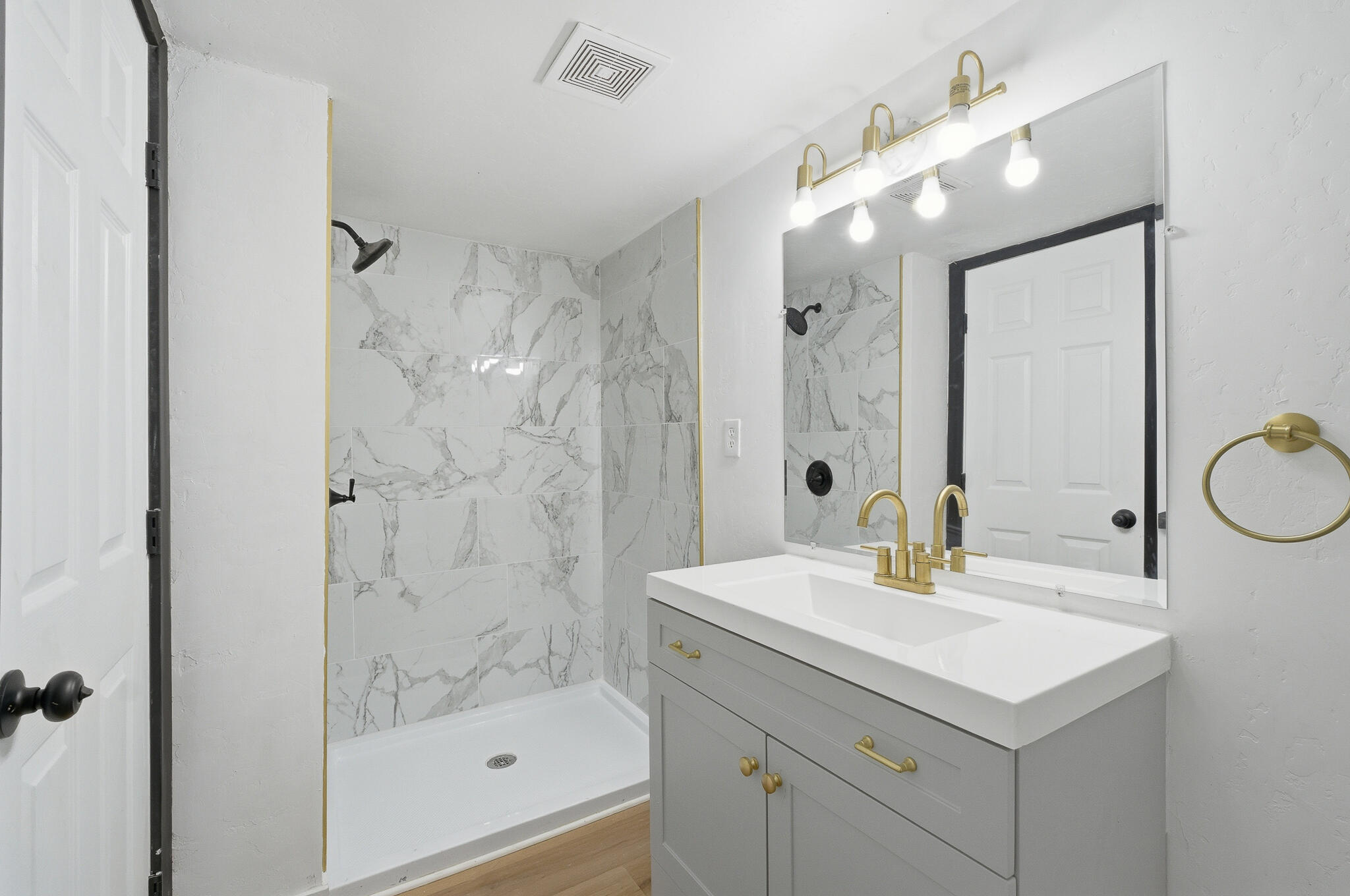 15080 Water Ave, Visalia, CA 93292