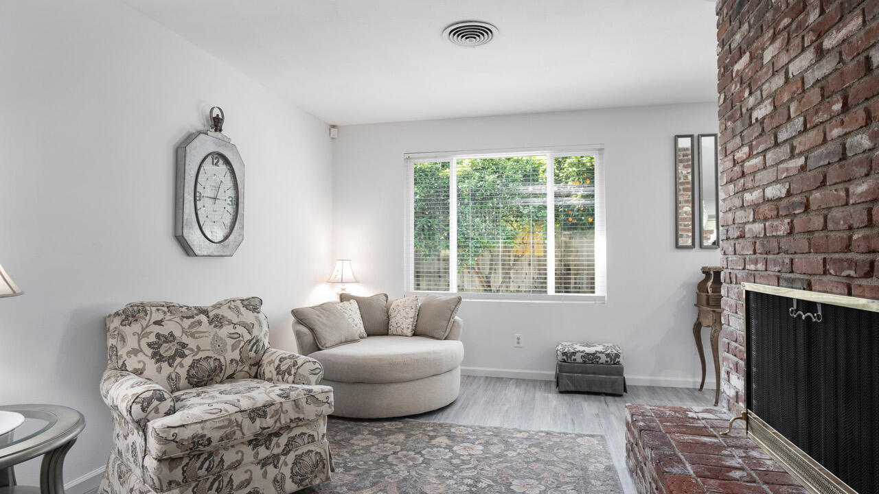 217 W Laura Ave, Visalia, CA 93277