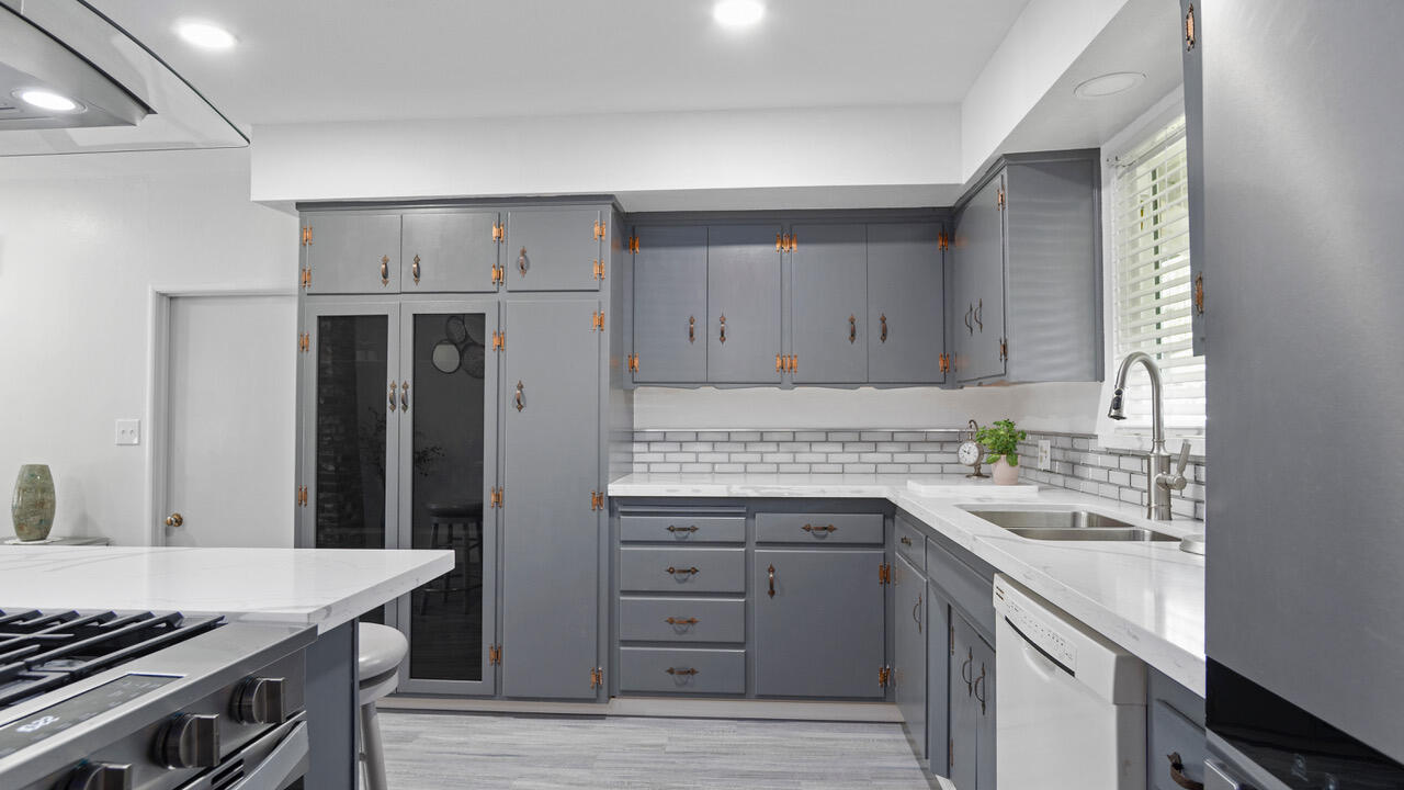 217 W Laura Ave, Visalia, CA 93277