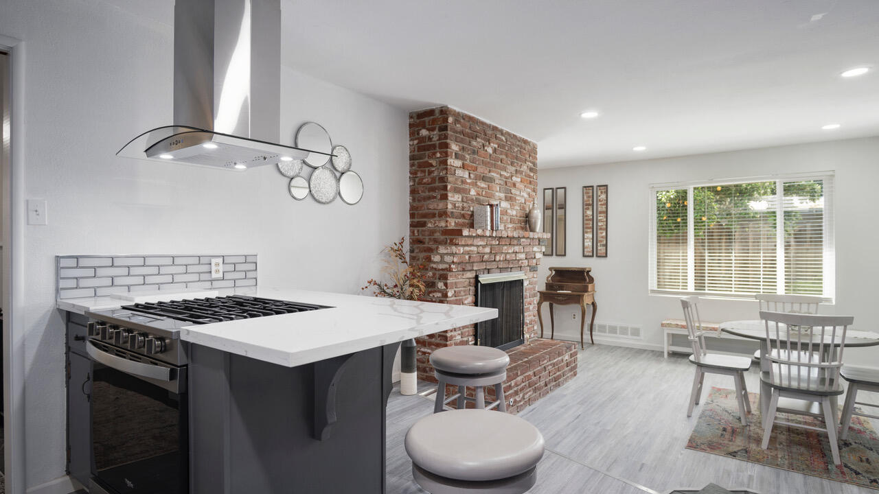 217 W Laura Ave, Visalia, CA 93277