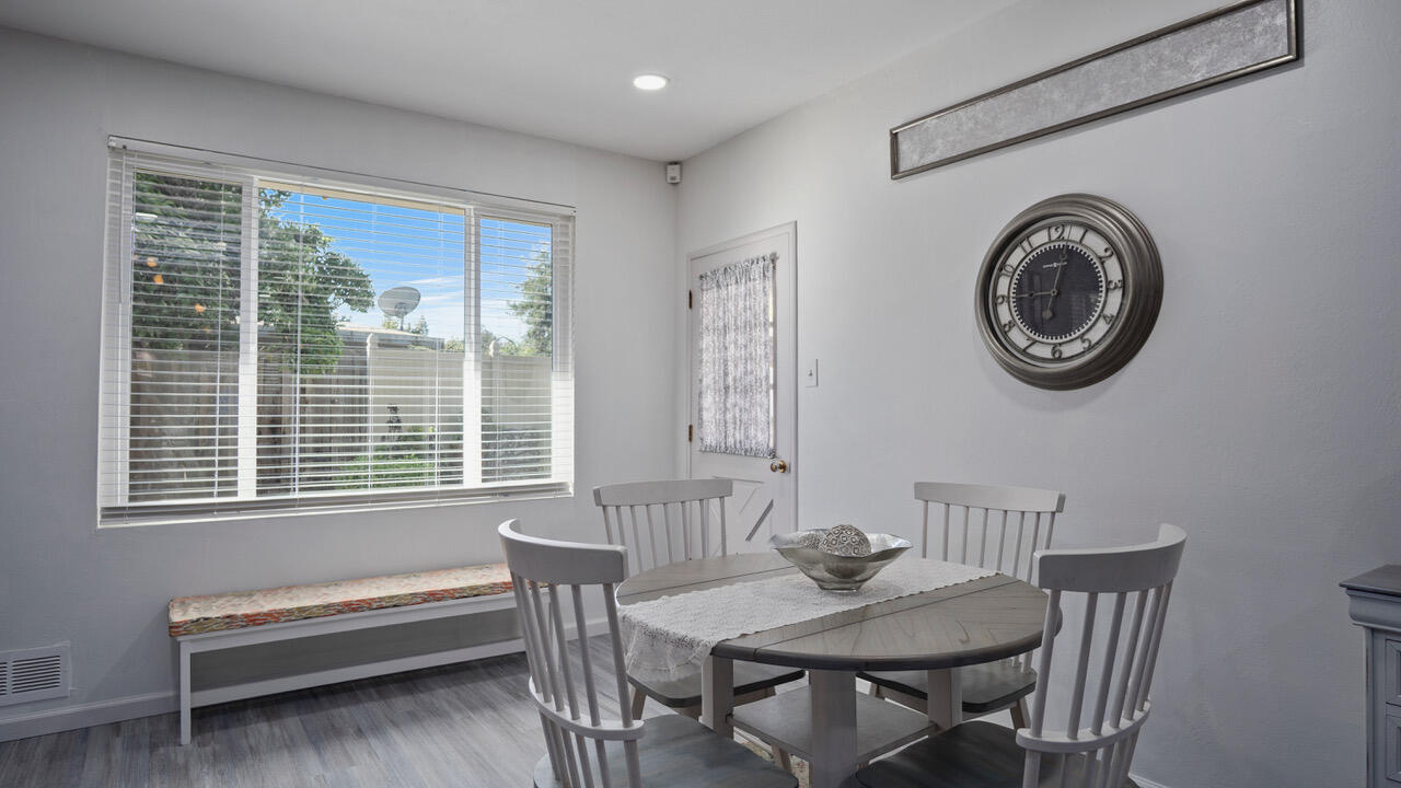 217 W Laura Ave, Visalia, CA 93277