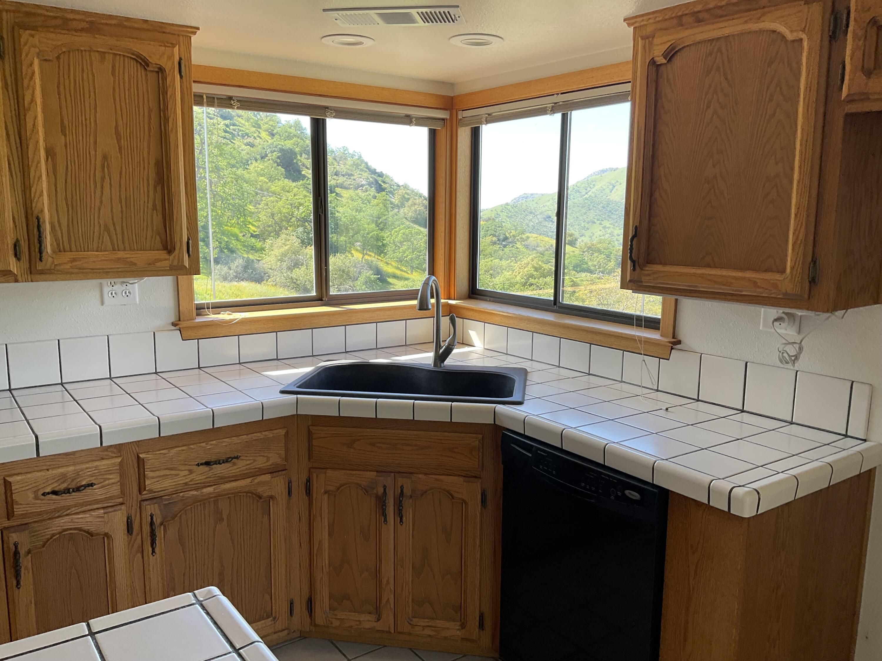 41652 Mynatt Dr, Three Rivers, CA 93271