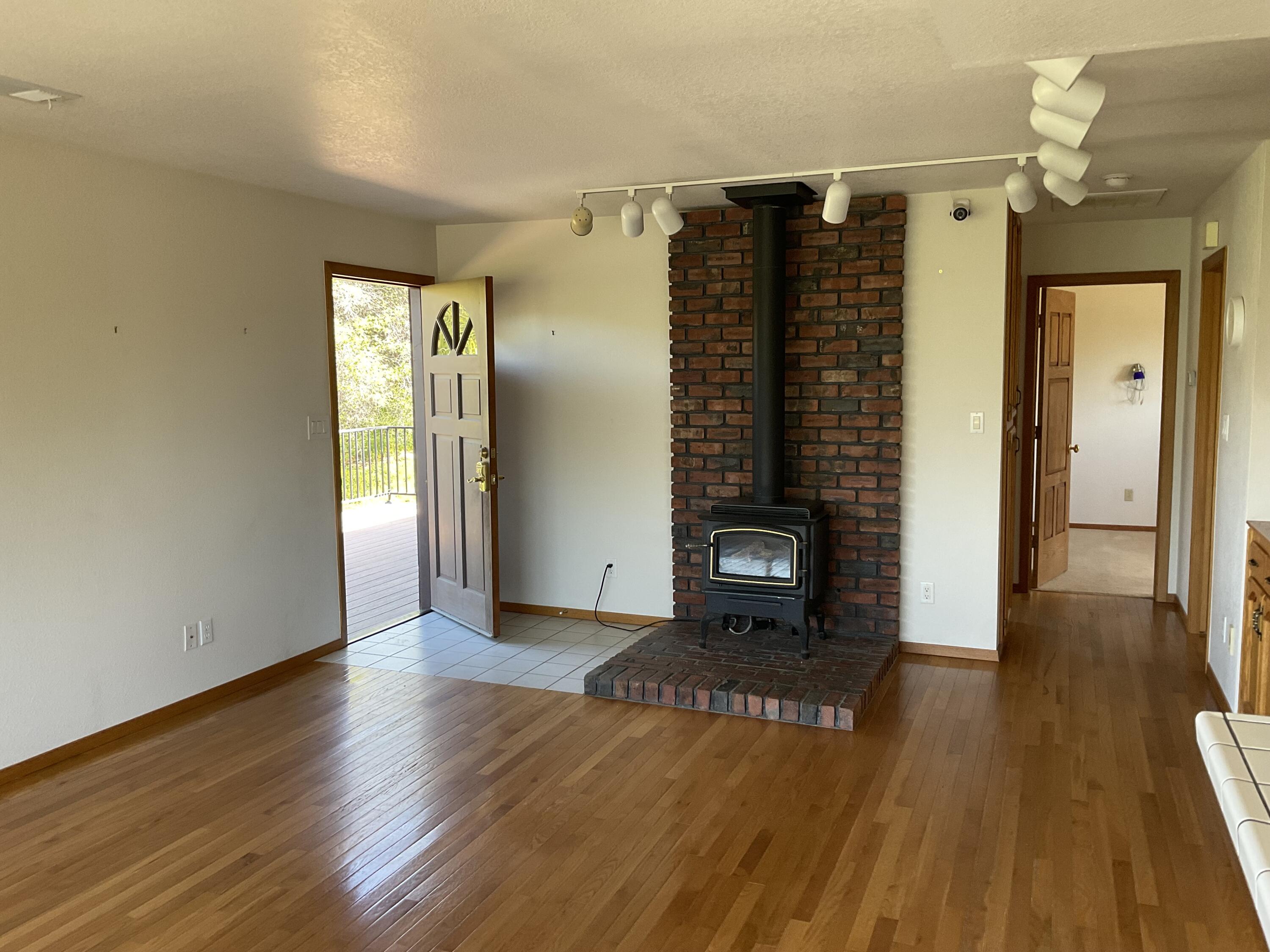 41652 Mynatt Dr, Three Rivers, CA 93271