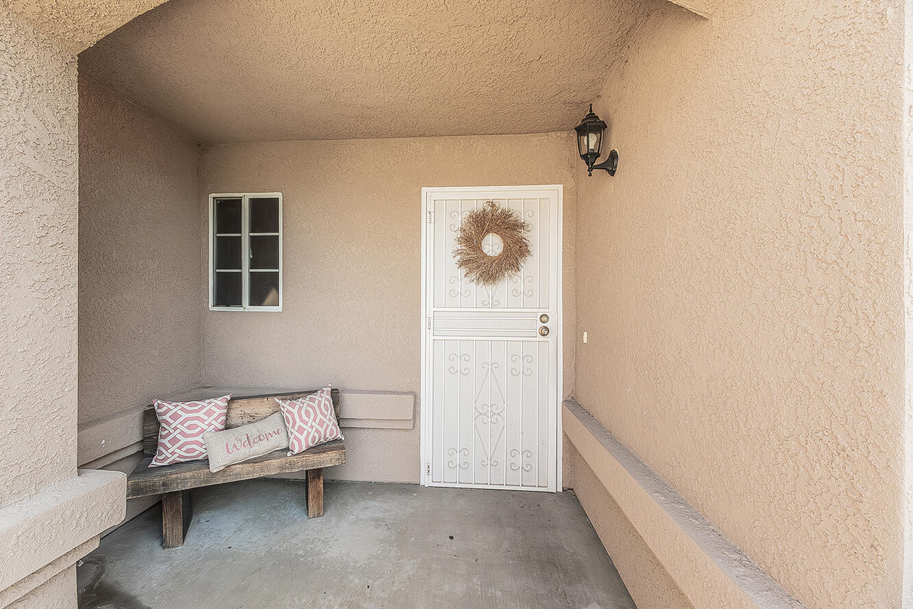 208 Kelly Ave, Parlier, CA 93648