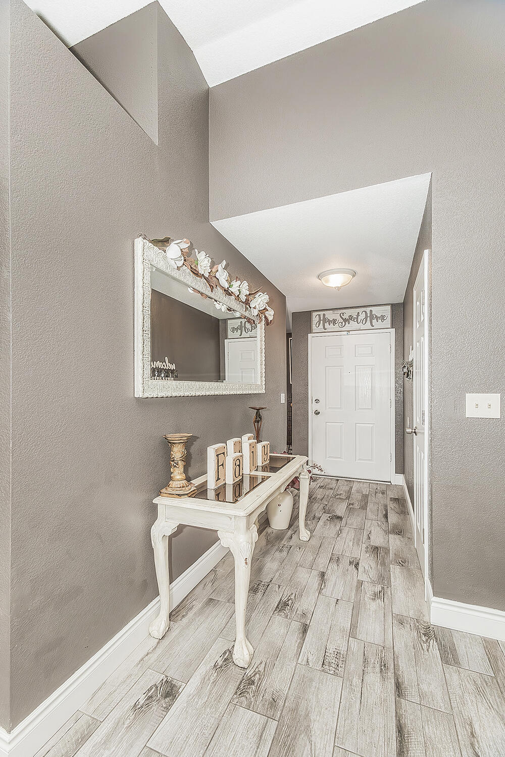 208 Kelly Ave, Parlier, CA 93648