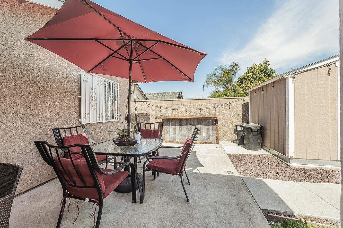 208 Kelly Ave, Parlier, CA 93648