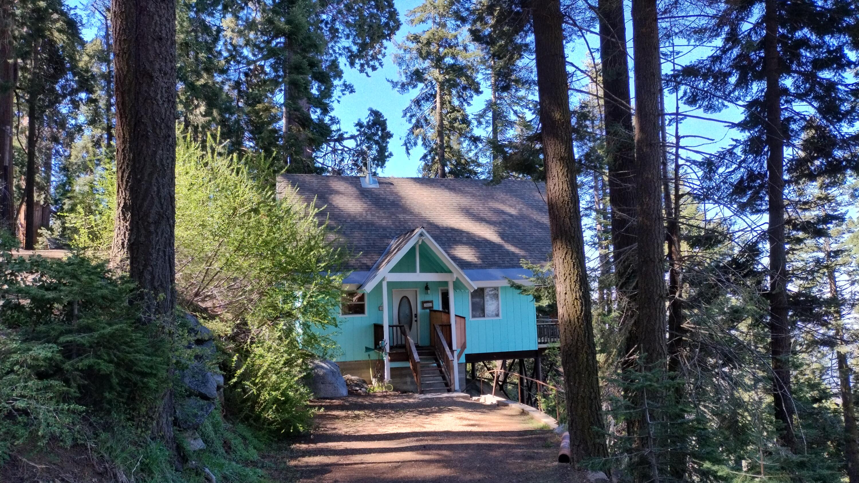 54622 Manzanita Dr, Sequoia Crest, CA 93265