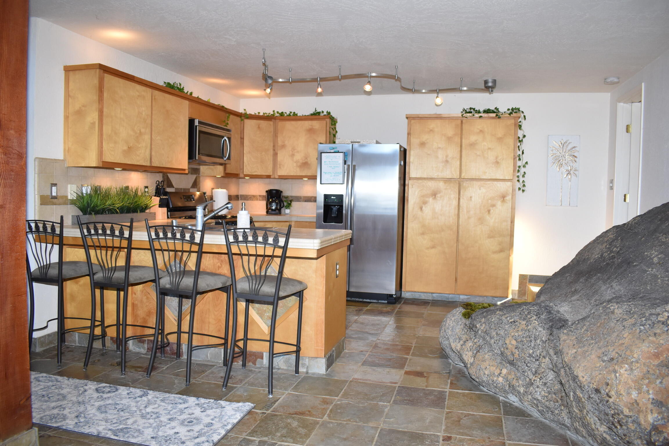 54622 Manzanita Dr, Sequoia Crest, CA 93265