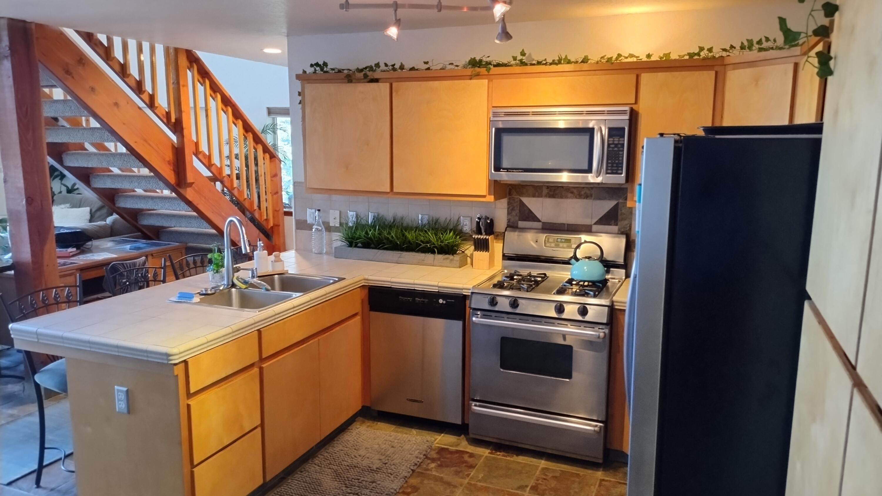 54622 Manzanita Dr, Sequoia Crest, CA 93265