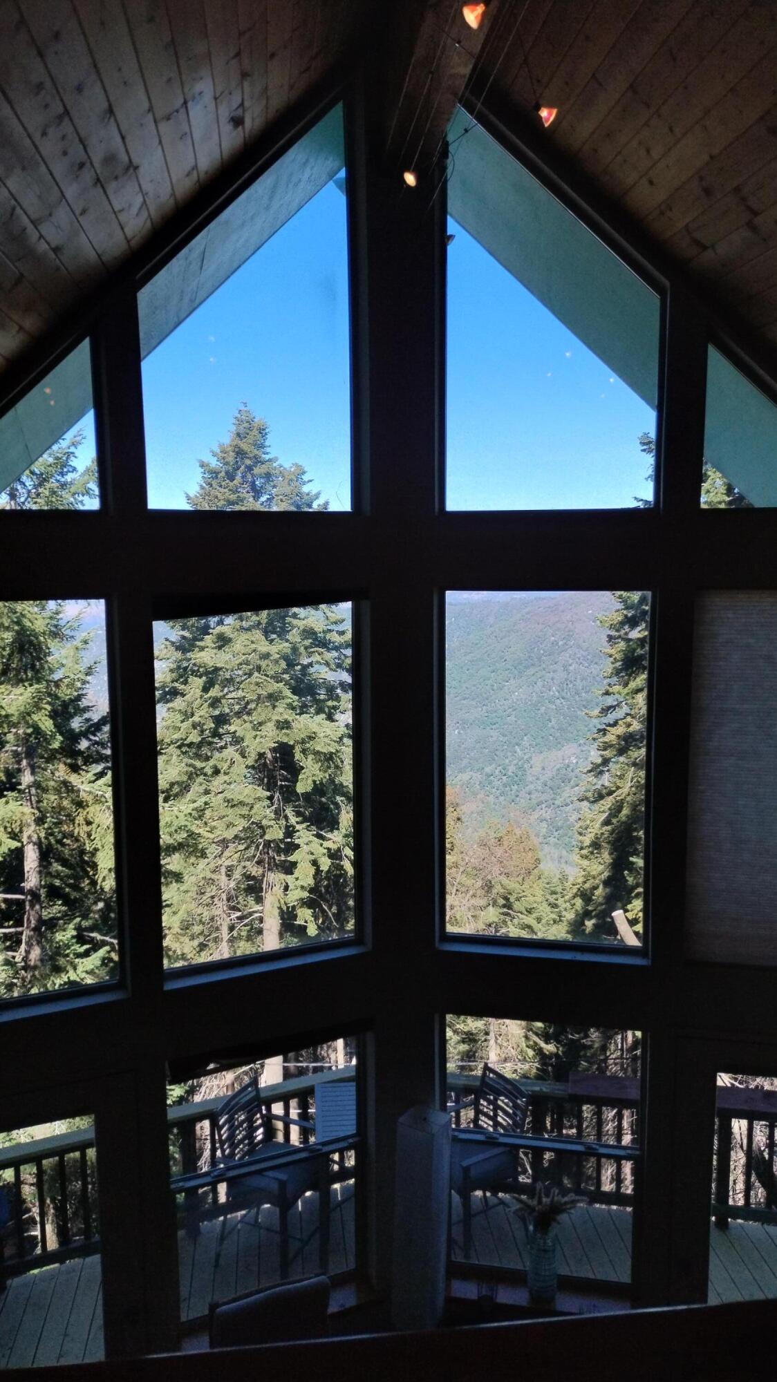 54622 Manzanita Dr, Sequoia Crest, CA 93265