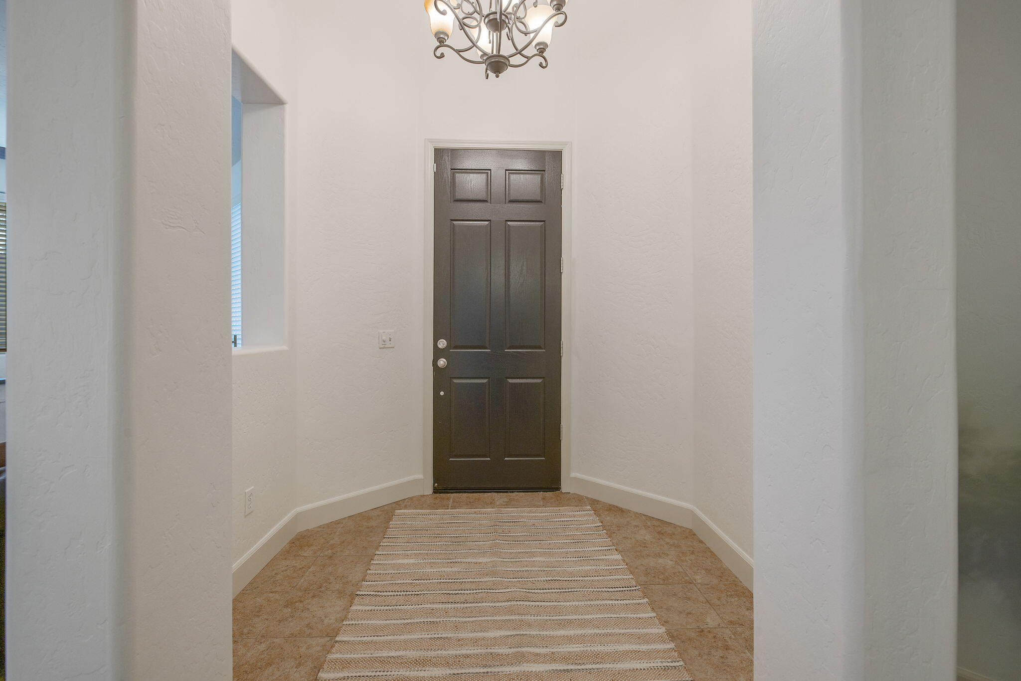 2192 N Weyrich Ct, Tulare, CA 93274