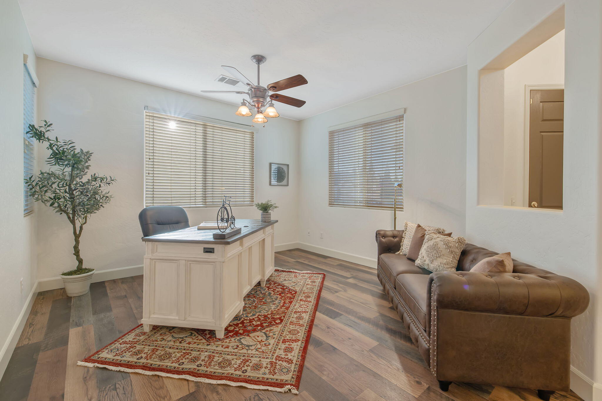 2192 N Weyrich Ct, Tulare, CA 93274