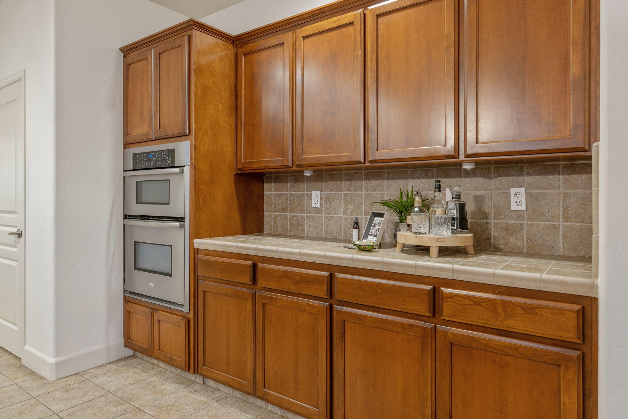 2192 N Weyrich Ct, Tulare, CA 93274