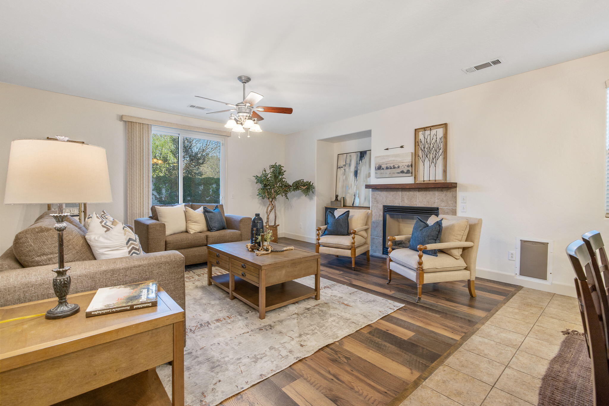 2192 N Weyrich Ct, Tulare, CA 93274