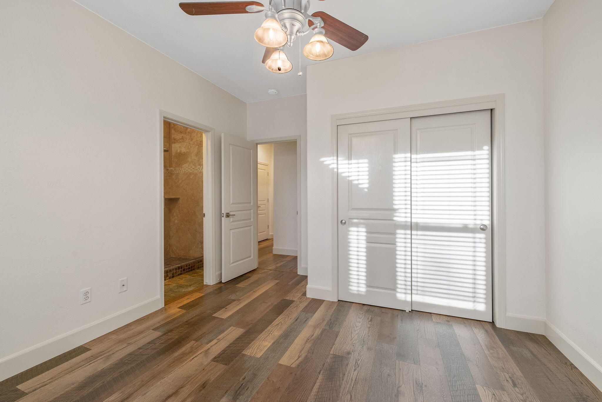 2192 N Weyrich Ct, Tulare, CA 93274