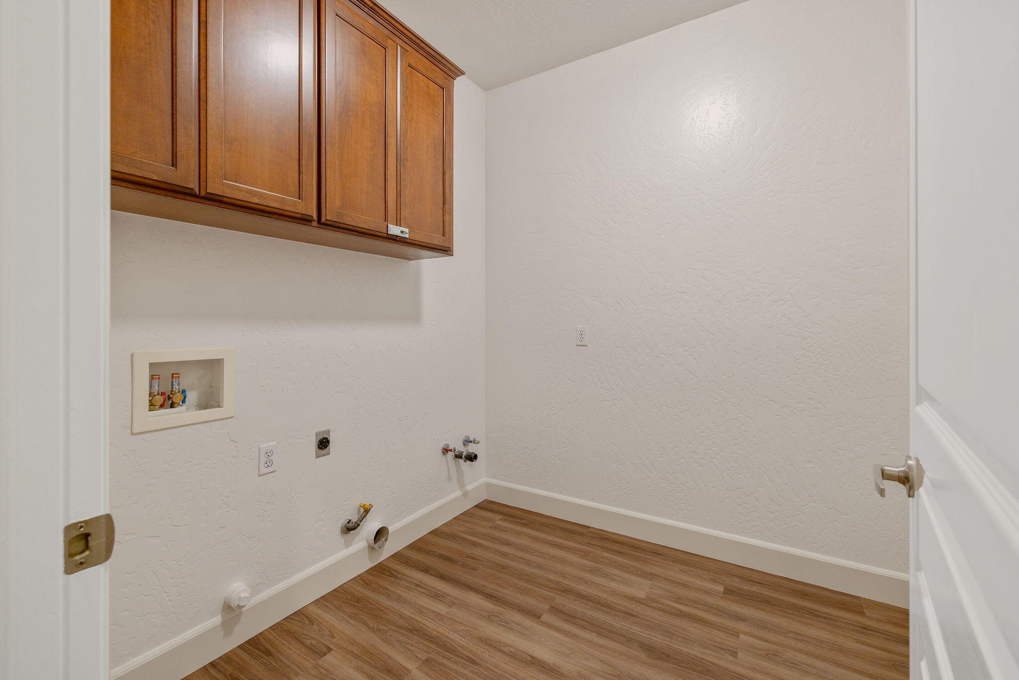 2192 N Weyrich Ct, Tulare, CA 93274