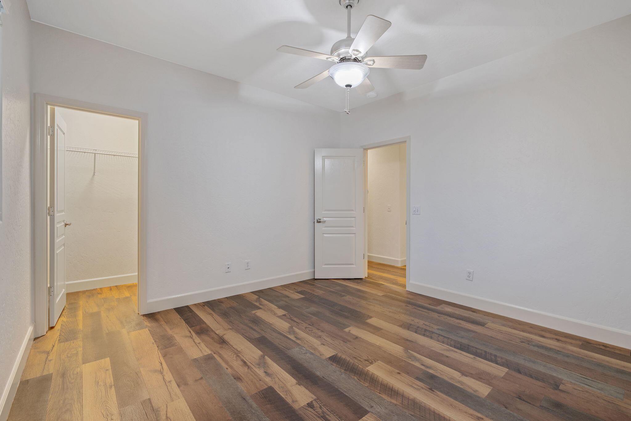 2192 N Weyrich Ct, Tulare, CA 93274