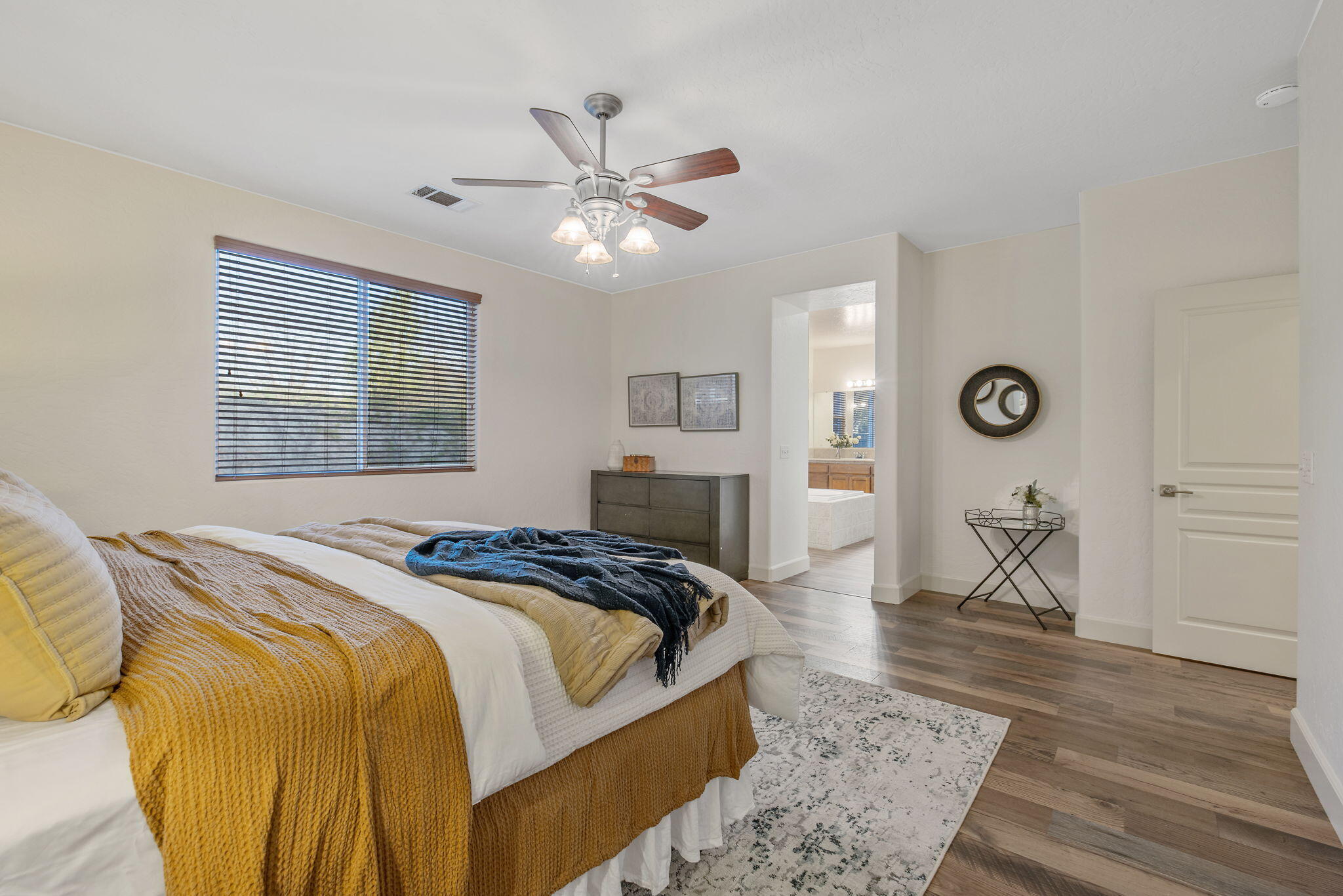 2192 N Weyrich Ct, Tulare, CA 93274