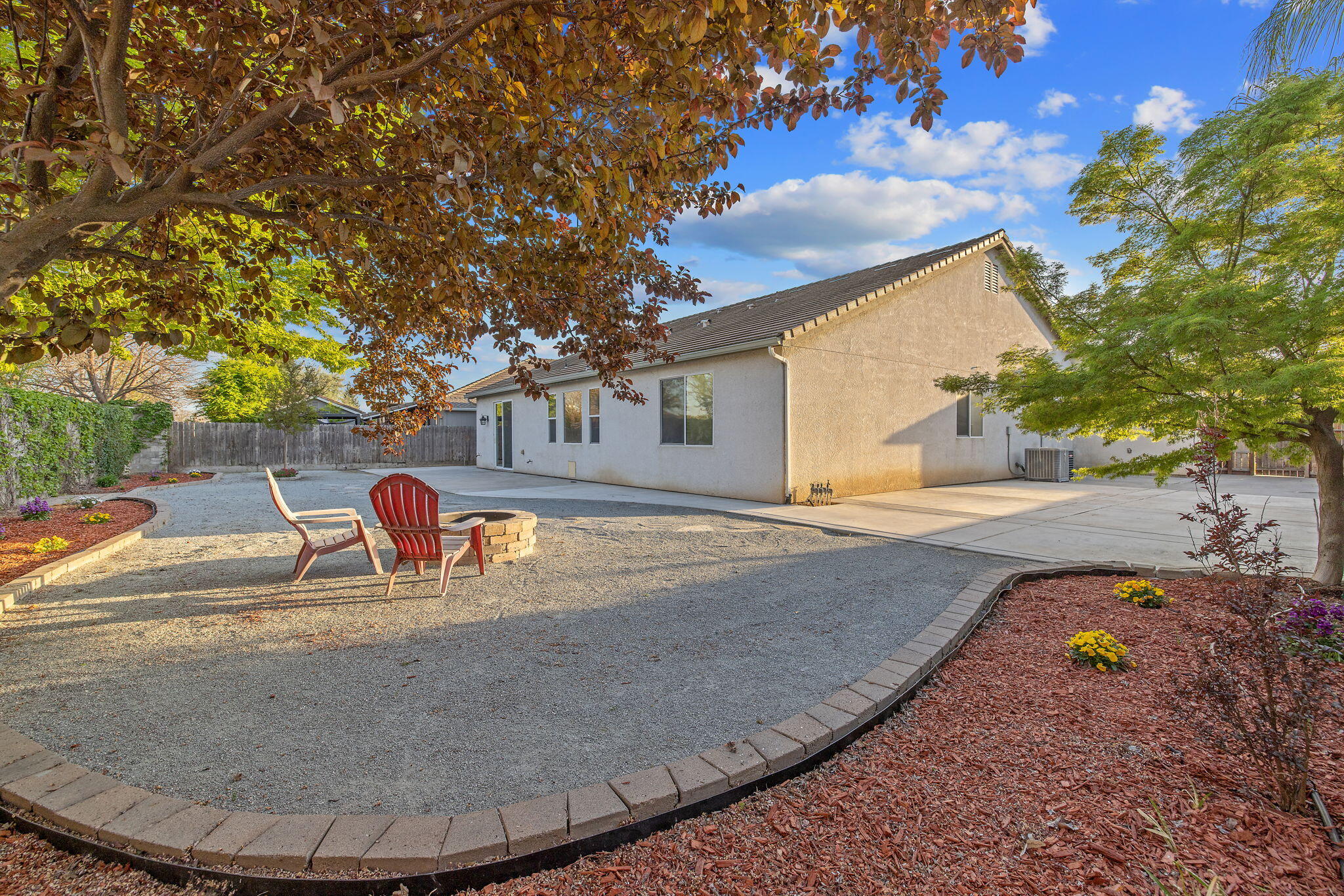 2192 N Weyrich Ct, Tulare, CA 93274