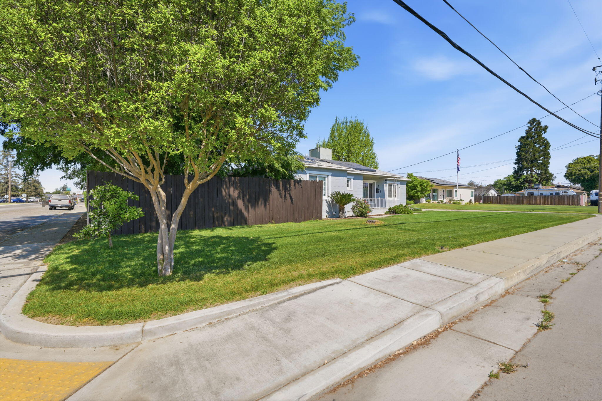 701 Nevada St, Kingsburg, CA 93631