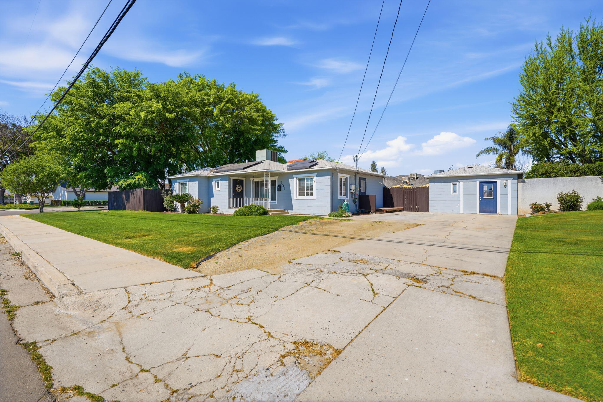 701 Nevada St, Kingsburg, CA 93631