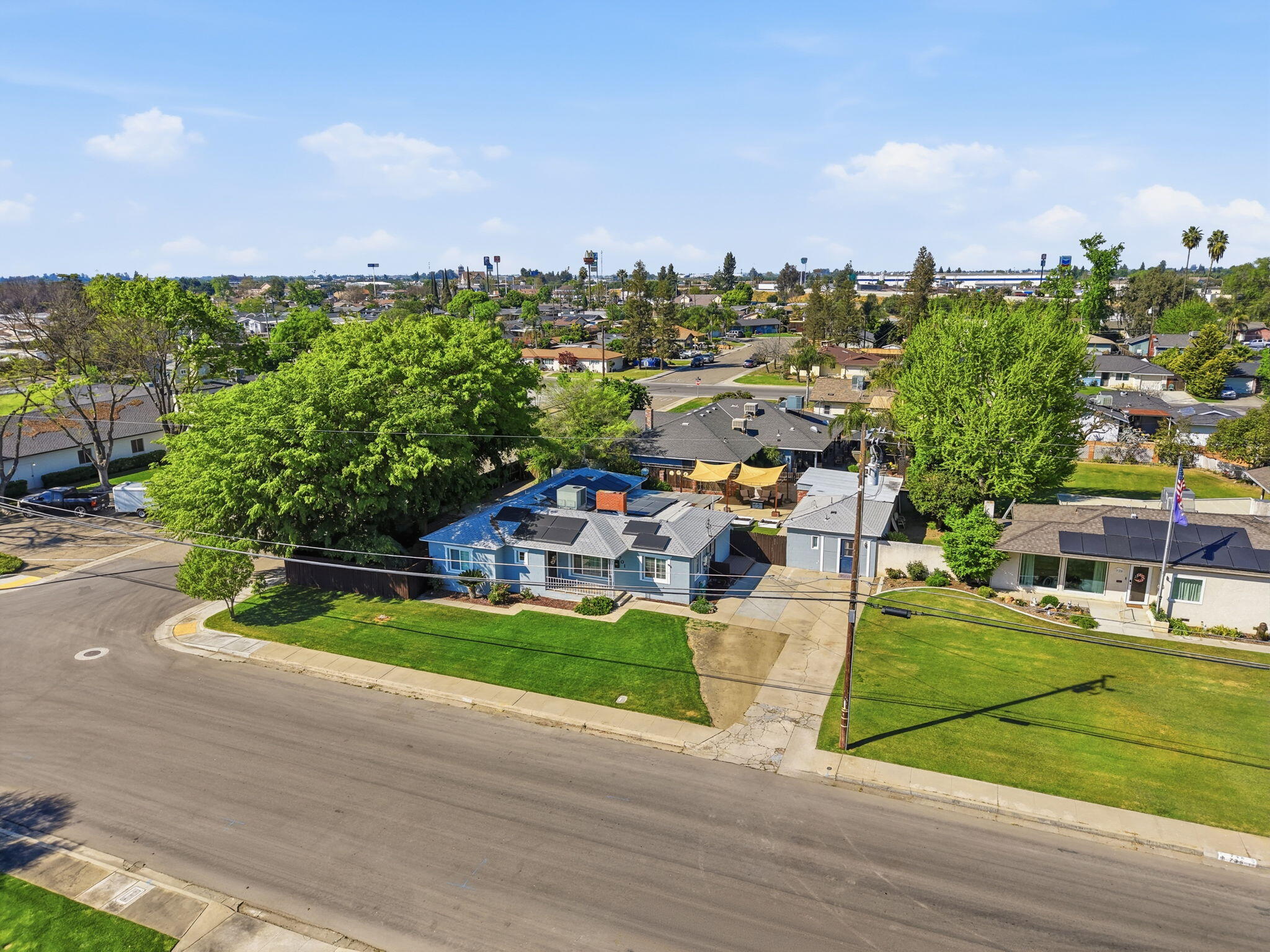 701 Nevada St, Kingsburg, CA 93631