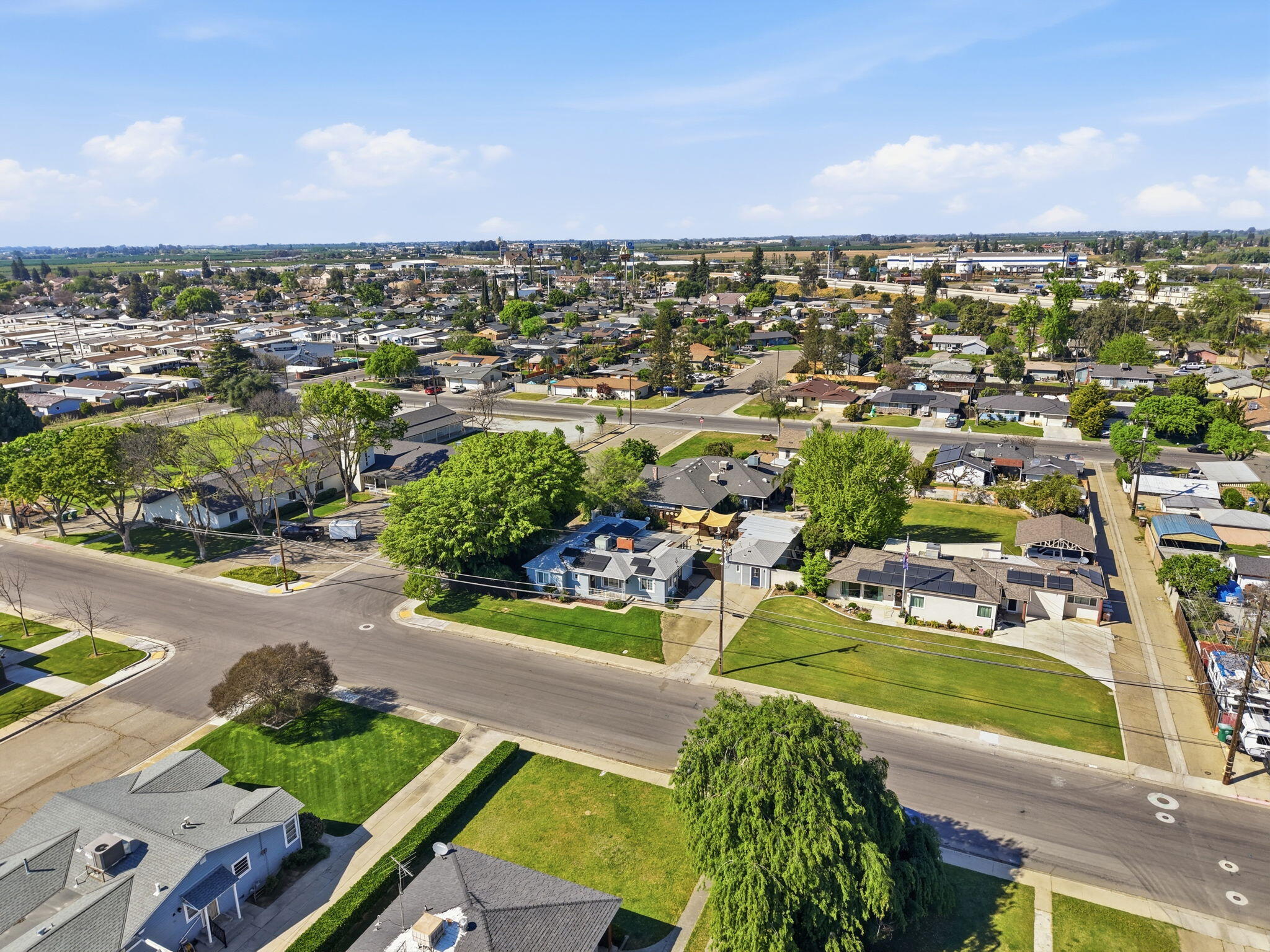 701 Nevada St, Kingsburg, CA 93631