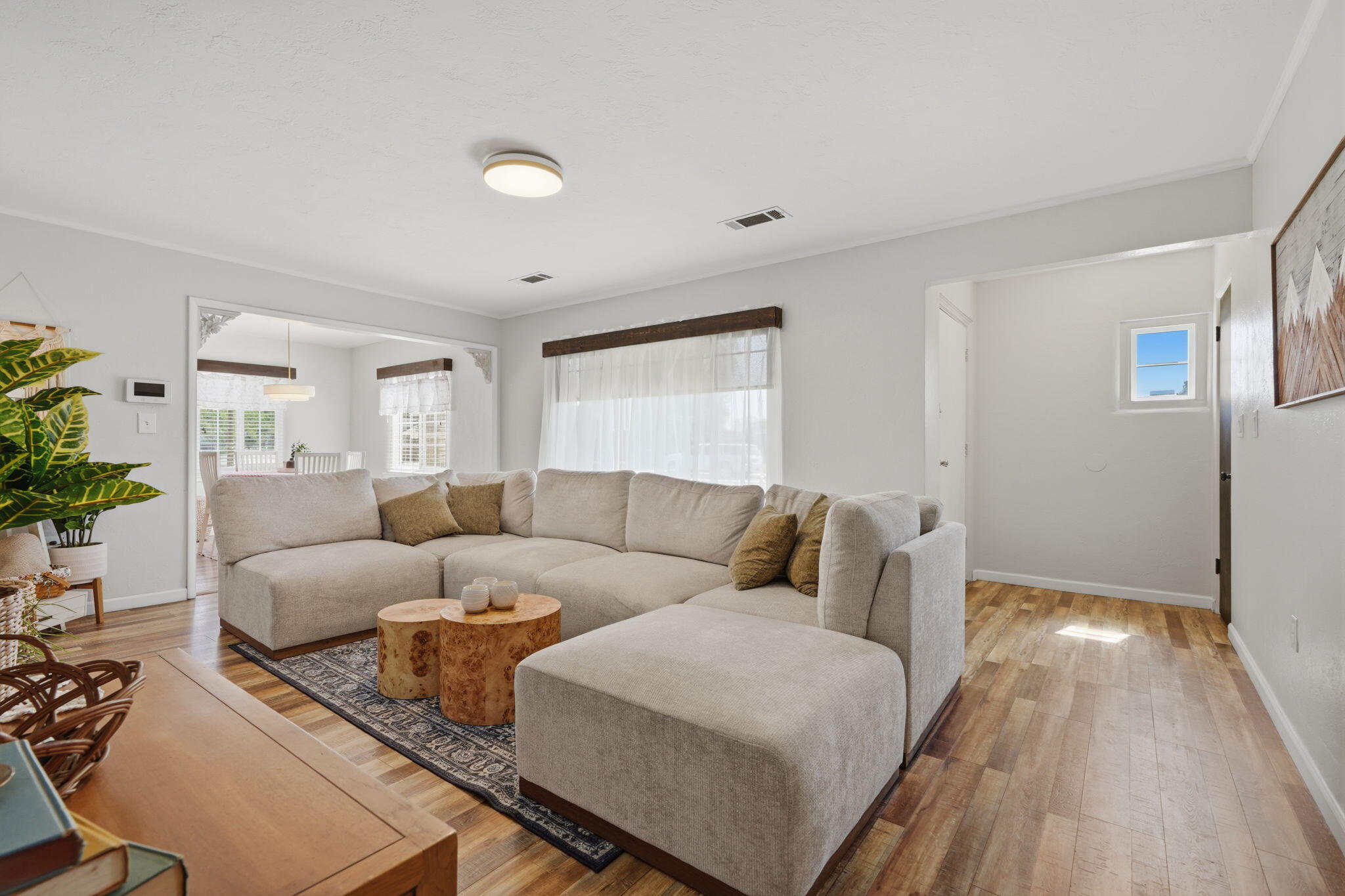 701 Nevada St, Kingsburg, CA 93631