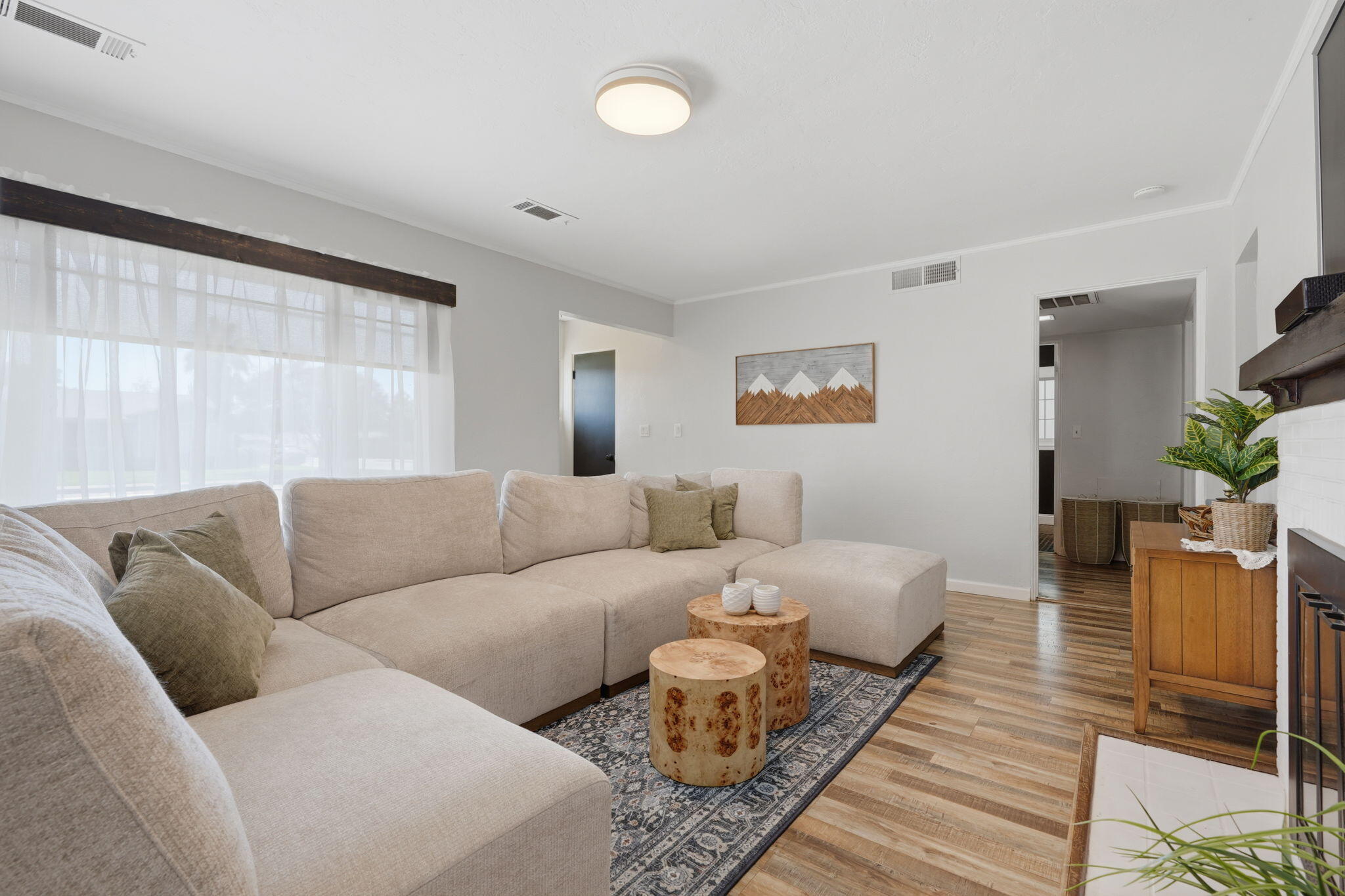 701 Nevada St, Kingsburg, CA 93631