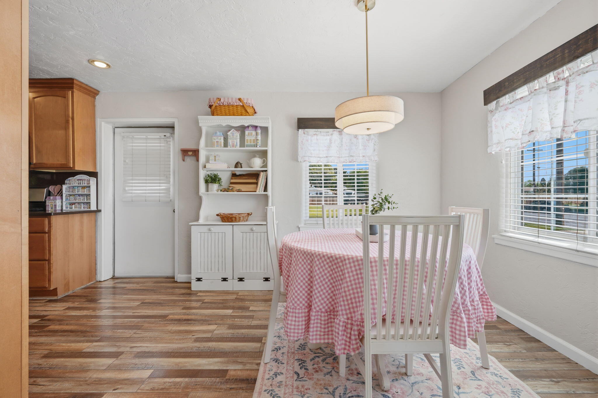 701 Nevada St, Kingsburg, CA 93631