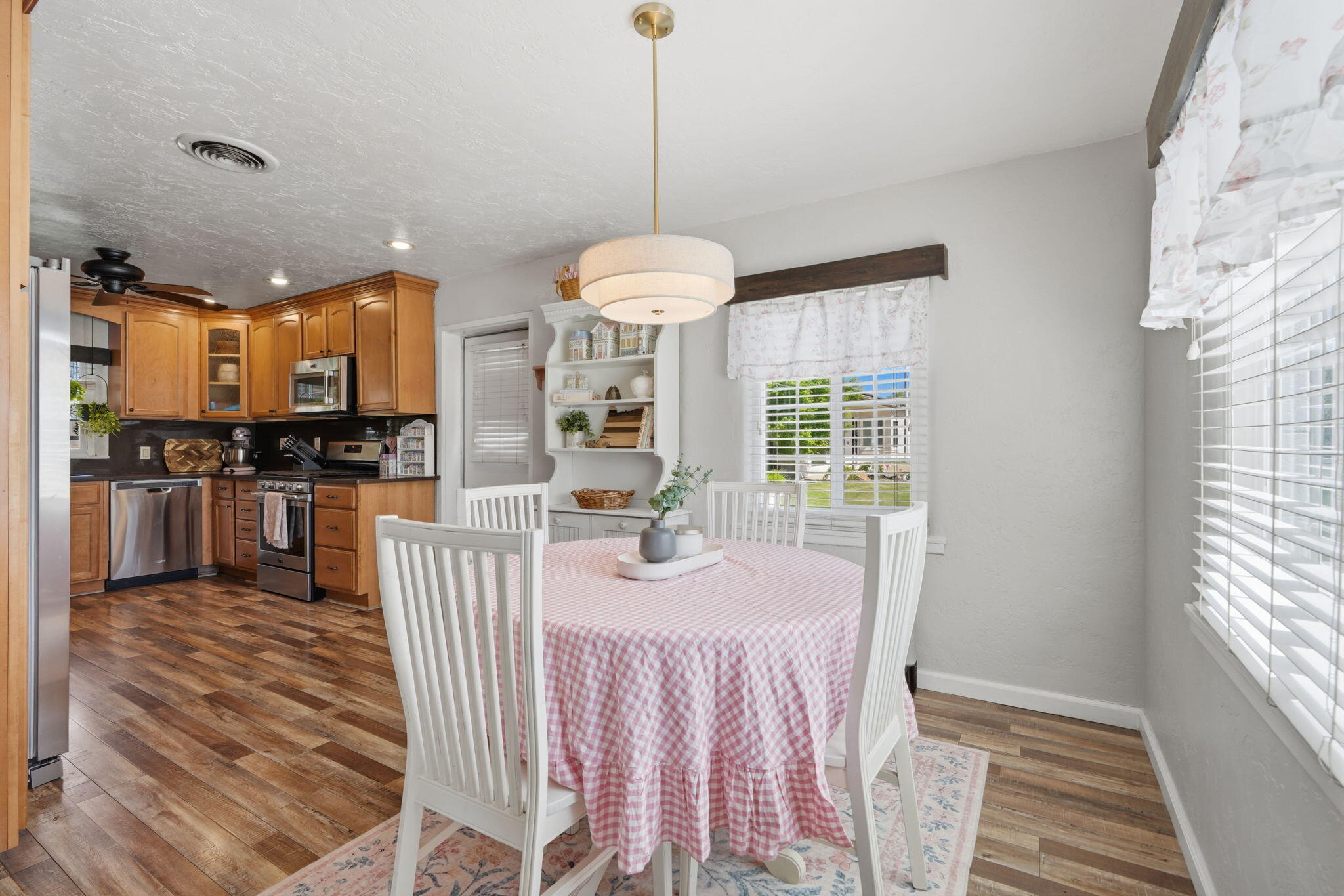 701 Nevada St, Kingsburg, CA 93631