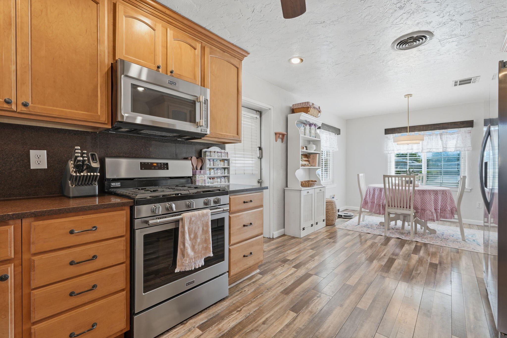 701 Nevada St, Kingsburg, CA 93631