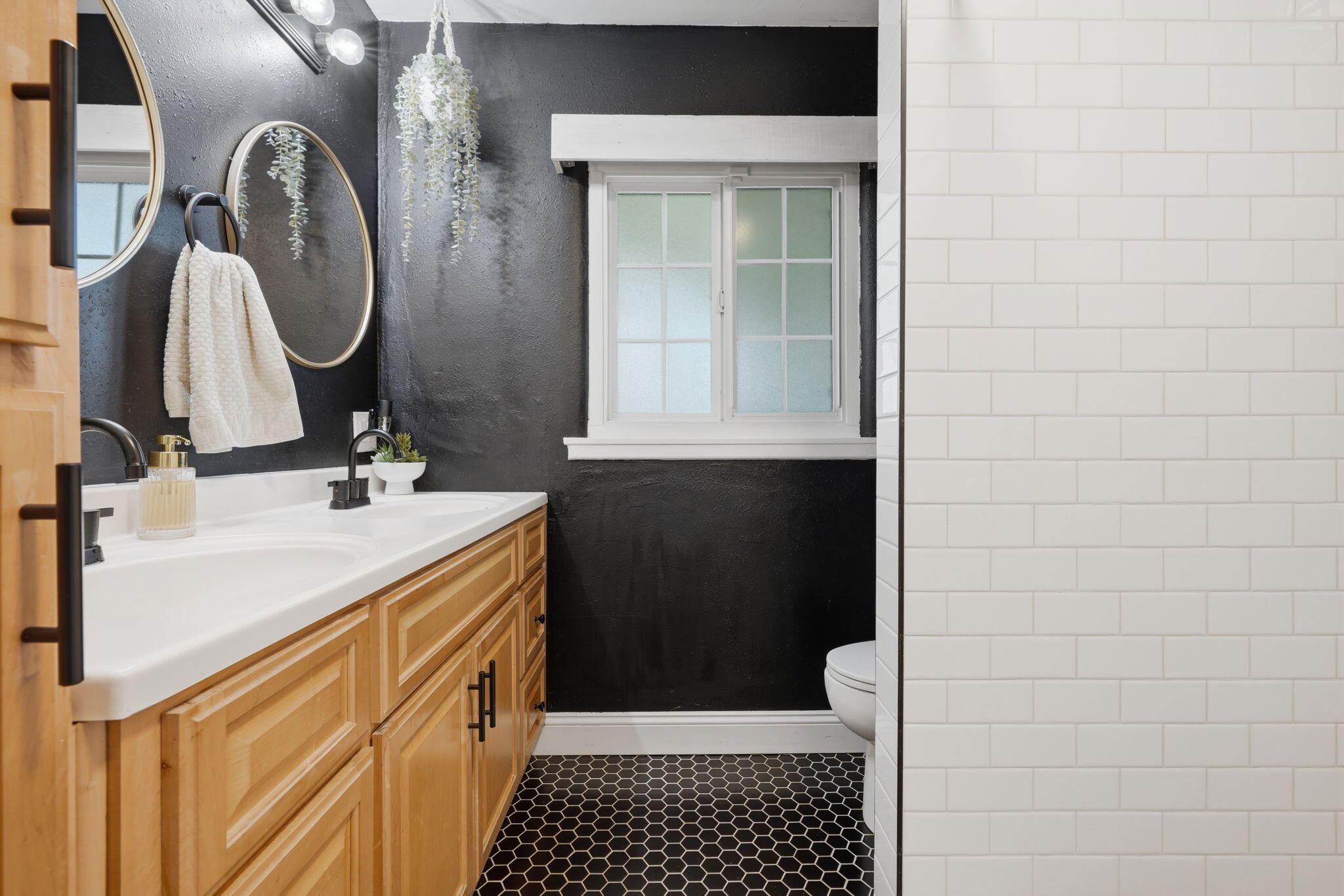 701 Nevada St, Kingsburg, CA 93631