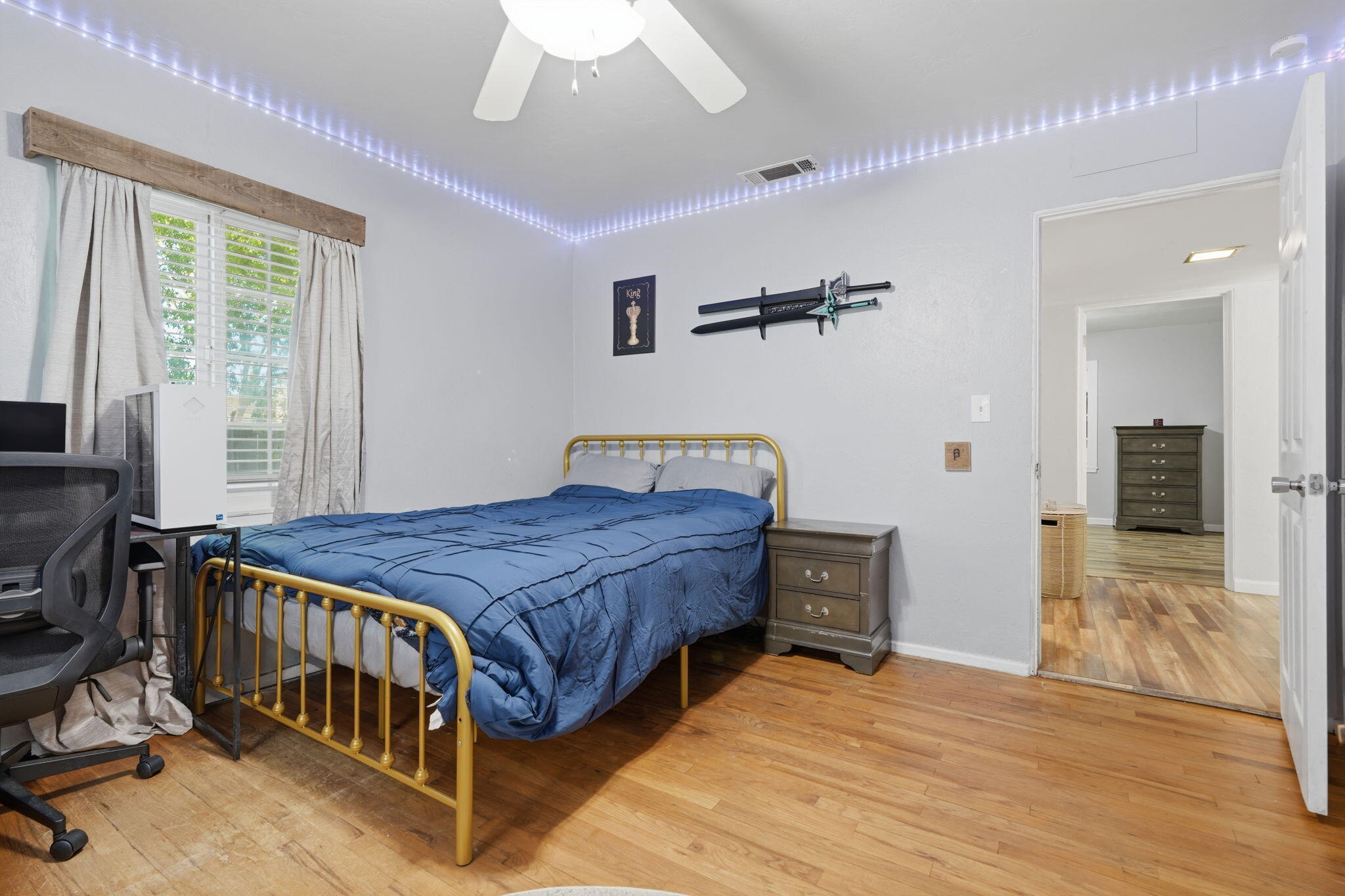 701 Nevada St, Kingsburg, CA 93631