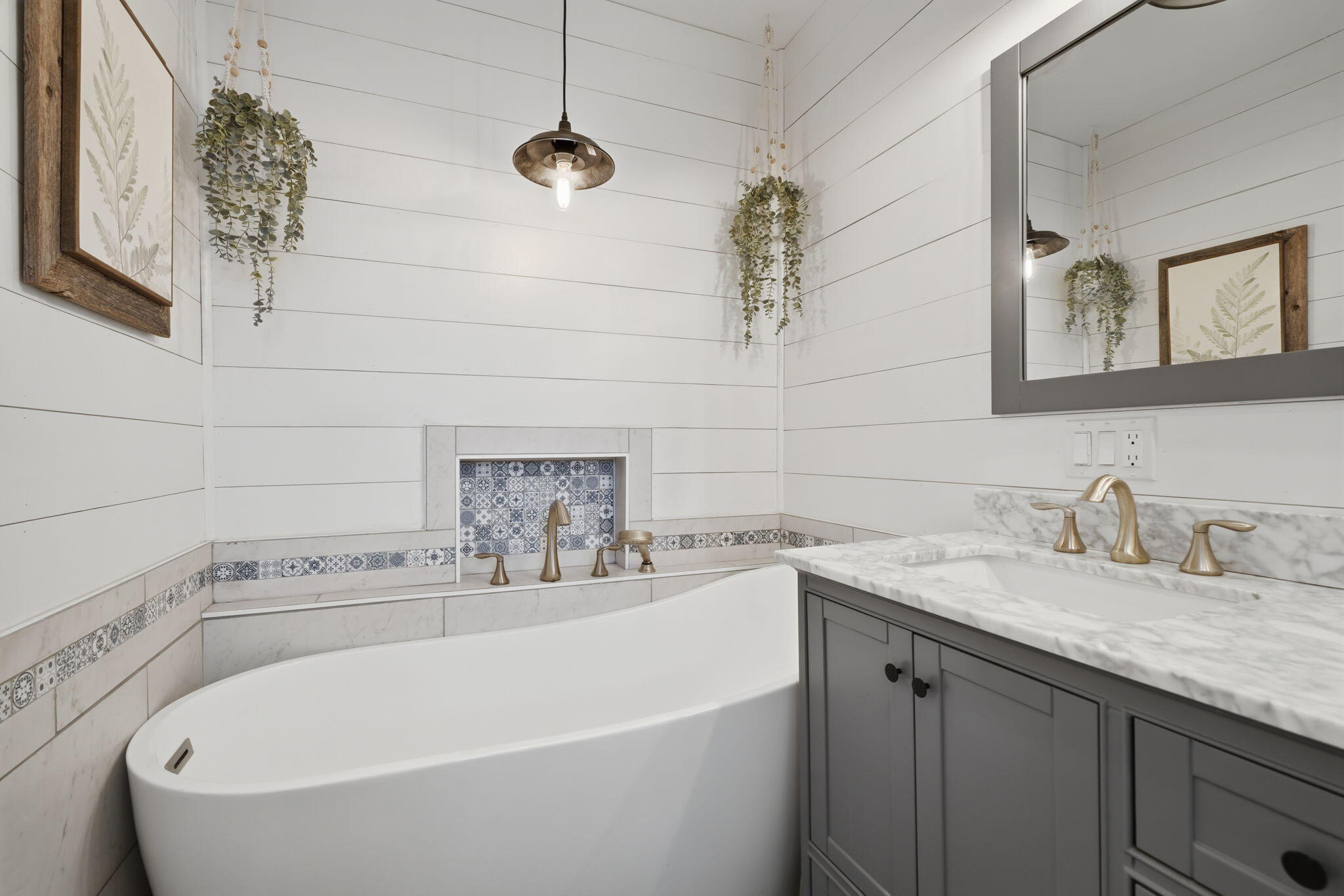 701 Nevada St, Kingsburg, CA 93631