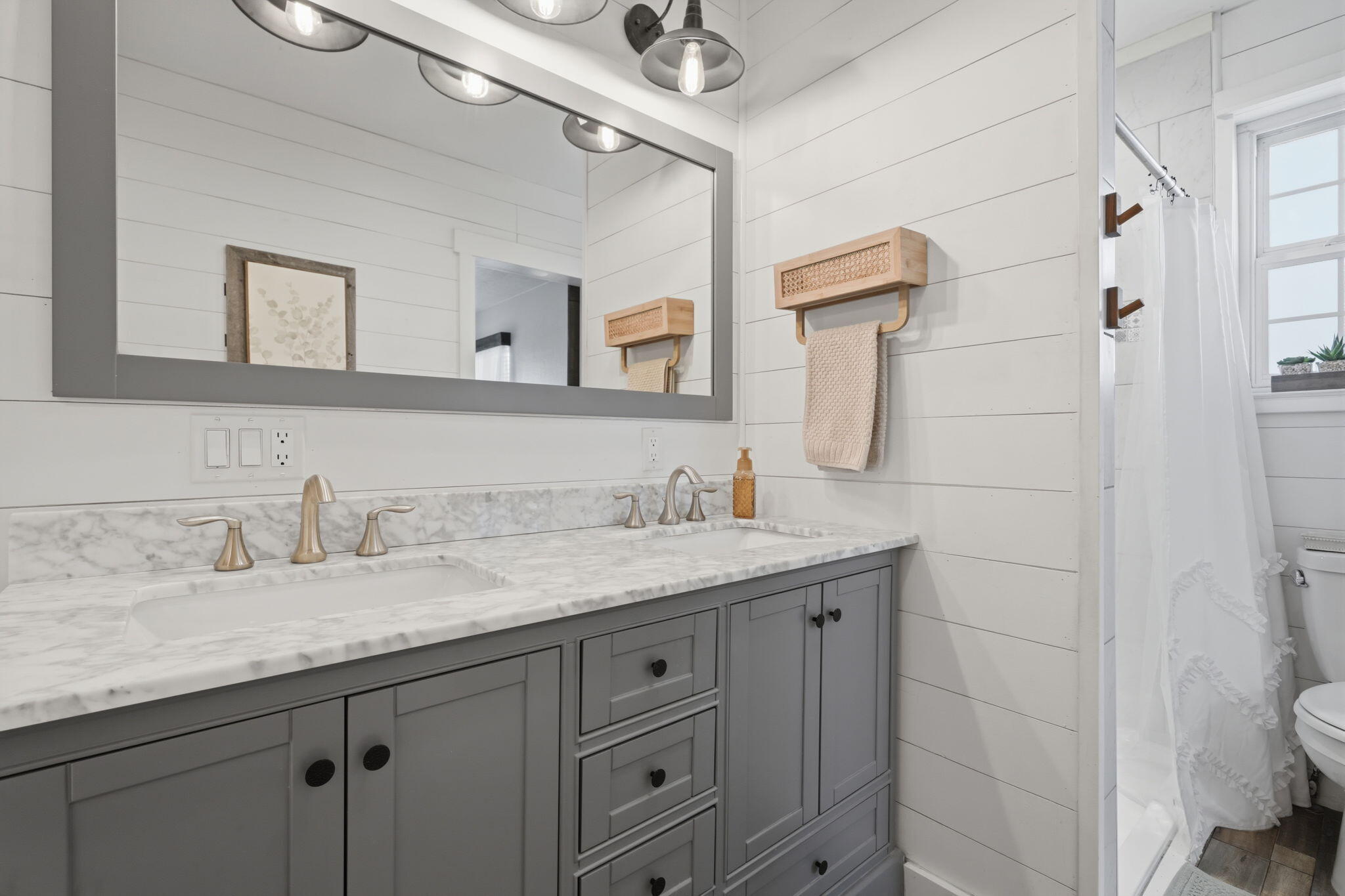 701 Nevada St, Kingsburg, CA 93631